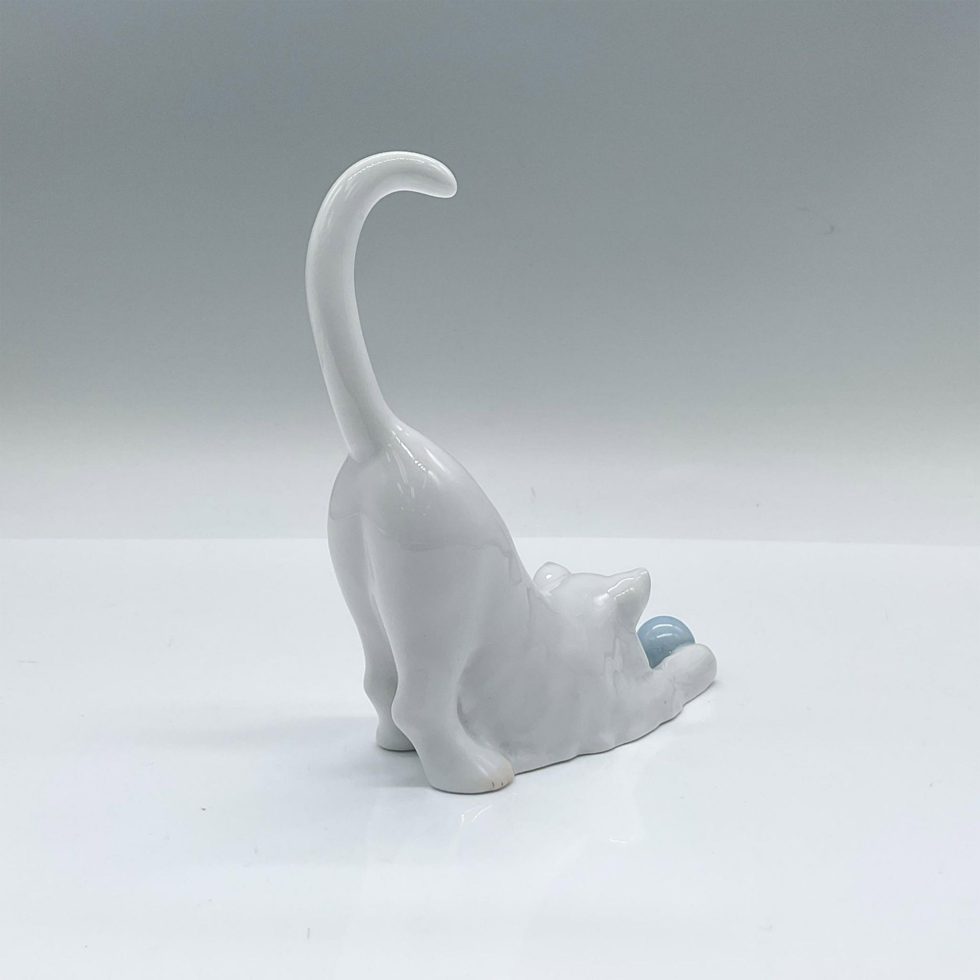 Herend Porcelain Cat Figurine - Image 2 of 3