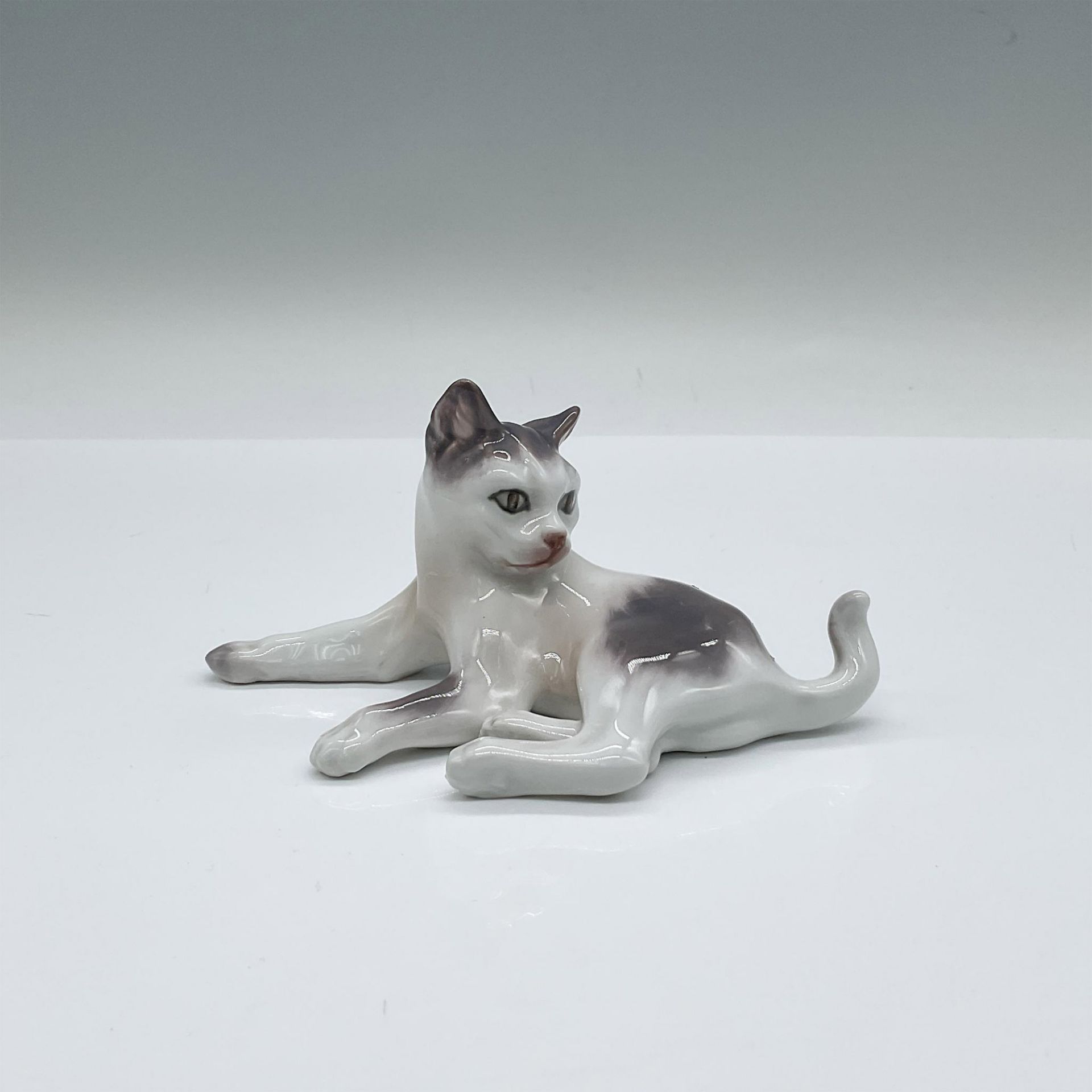 Dahl Jensen Porcelain Cat Figurine, 1005