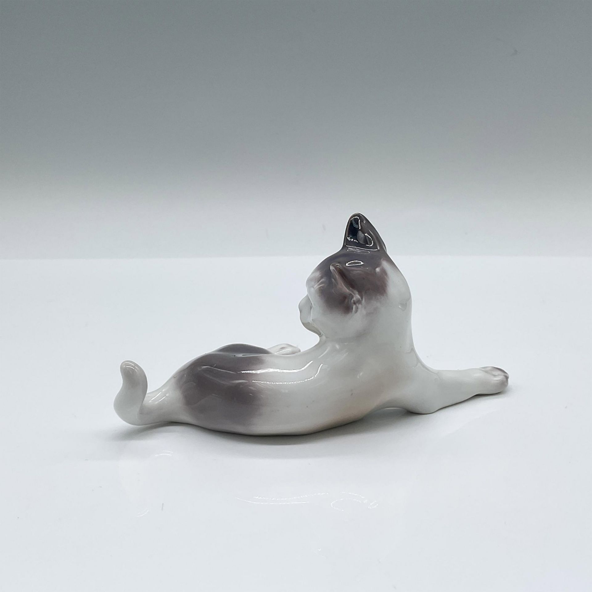Dahl Jensen Porcelain Cat Figurine, 1005 - Image 2 of 3
