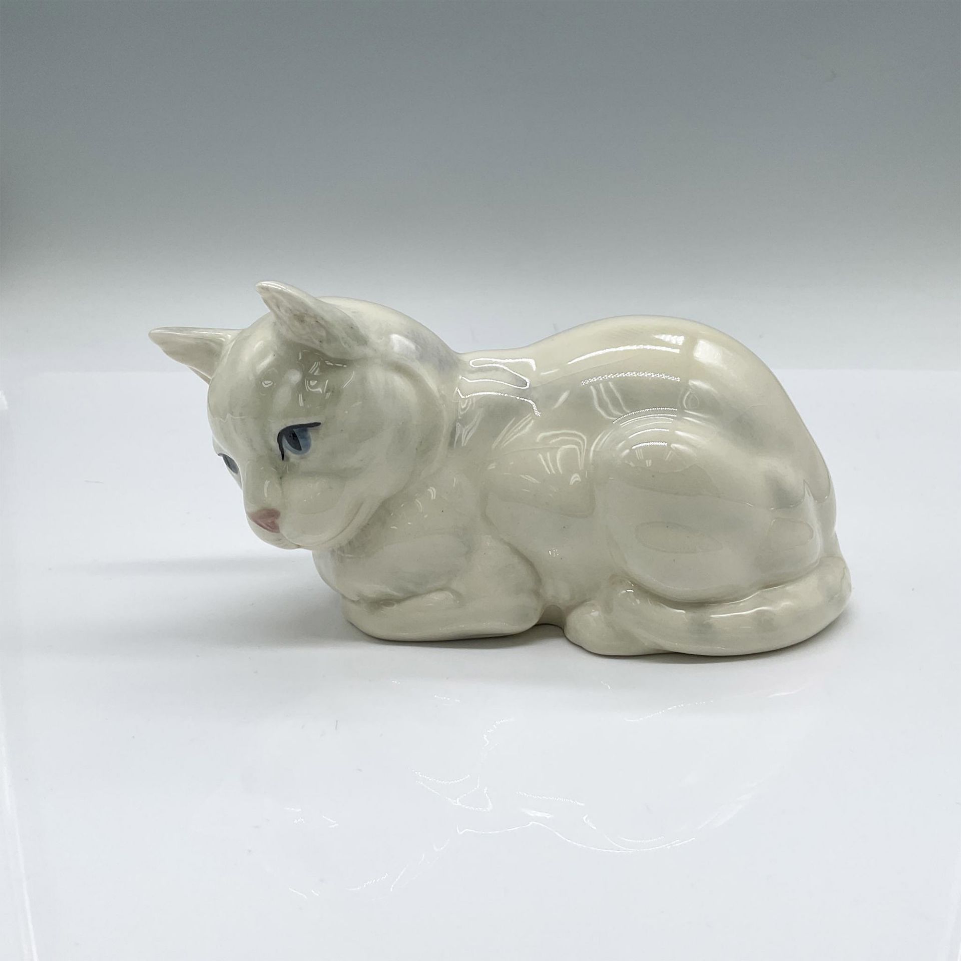 GORT Jacob Bone China Figurine, A Cat 254