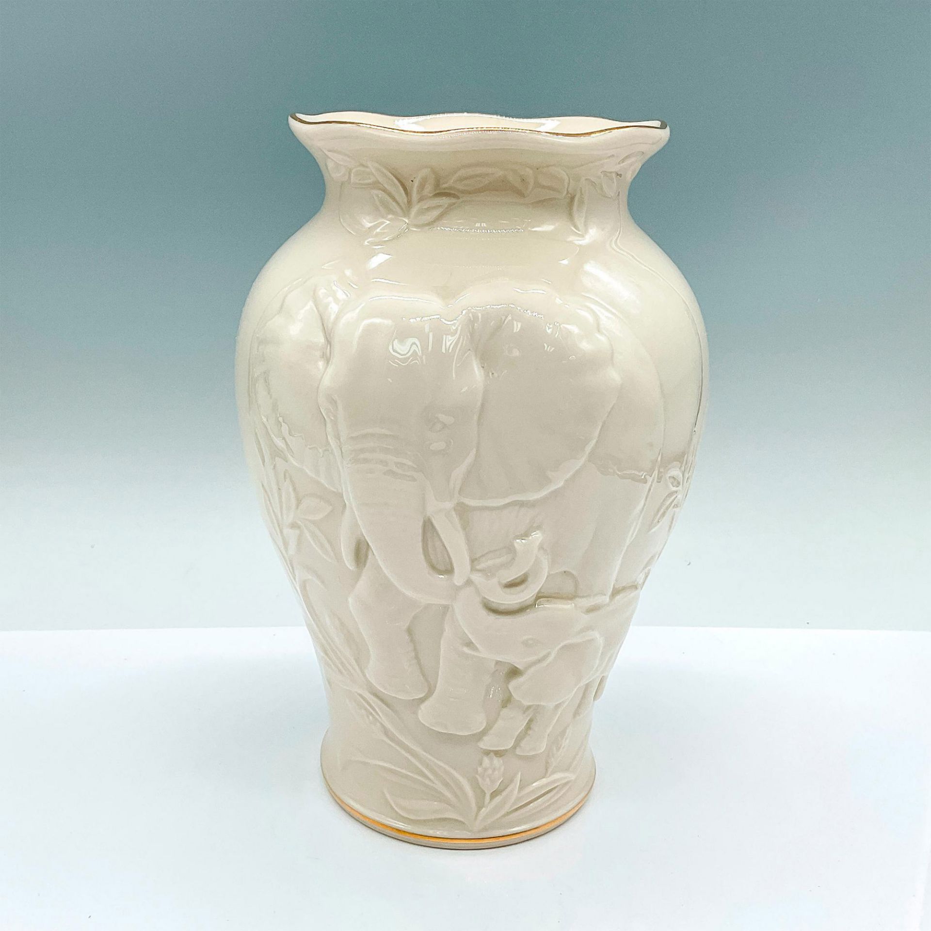Lenox Fine China Vase, Nature's Majesty