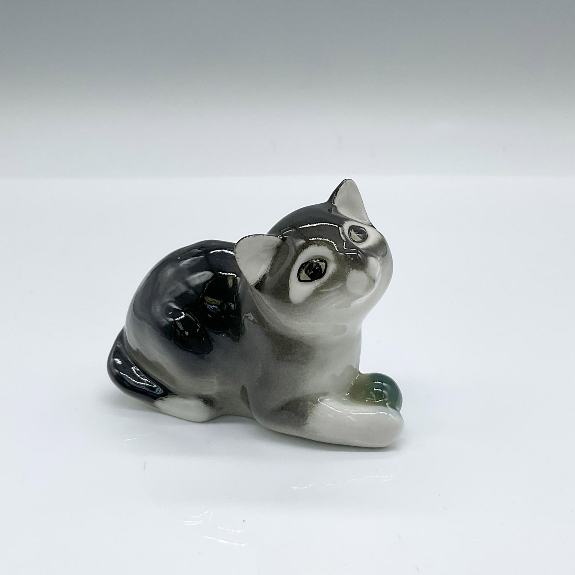 Lomonosov LFZ Porcelain Cat Figurine