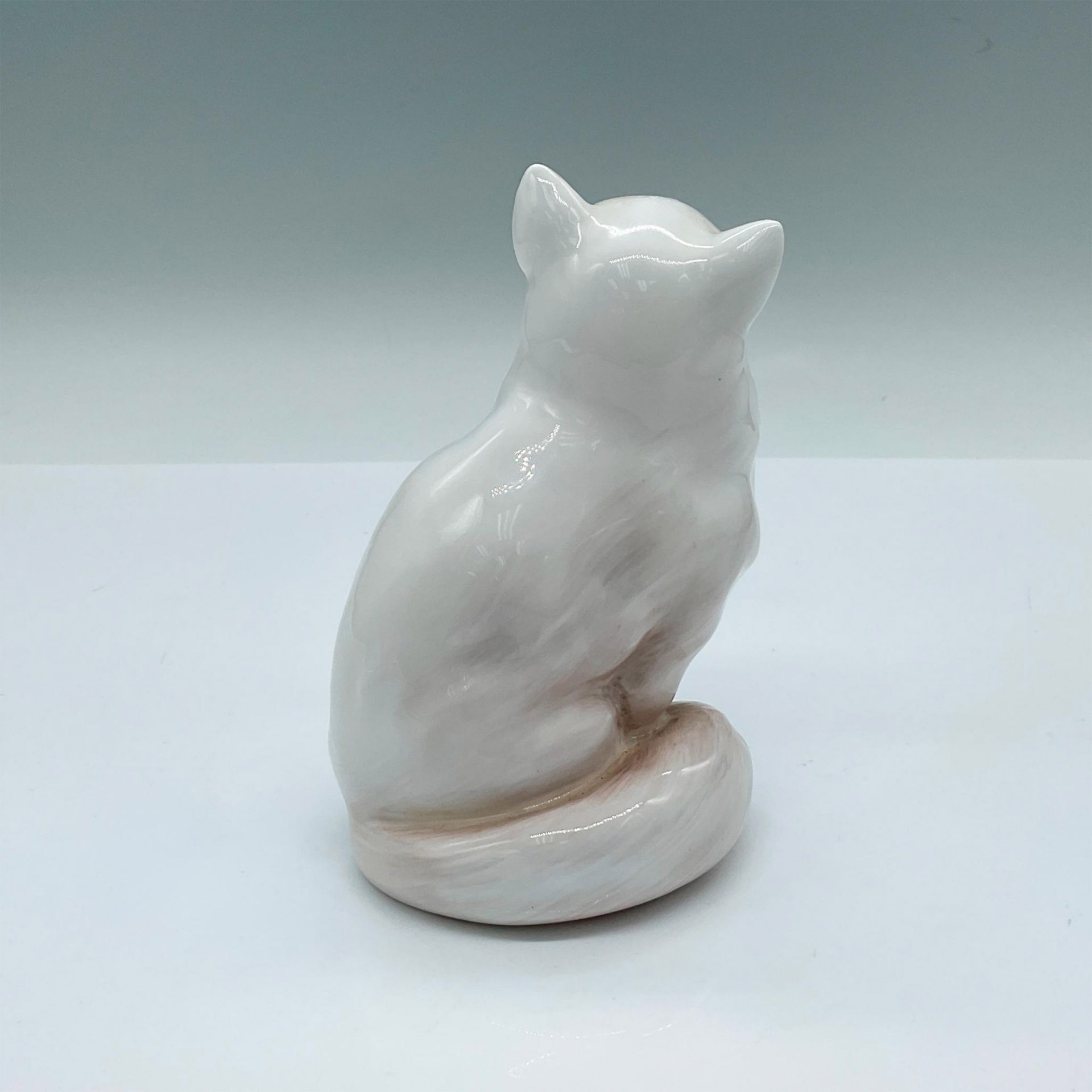 Royal Doulton Bone China Figurine, Persian Cat HN2539 - Image 2 of 3