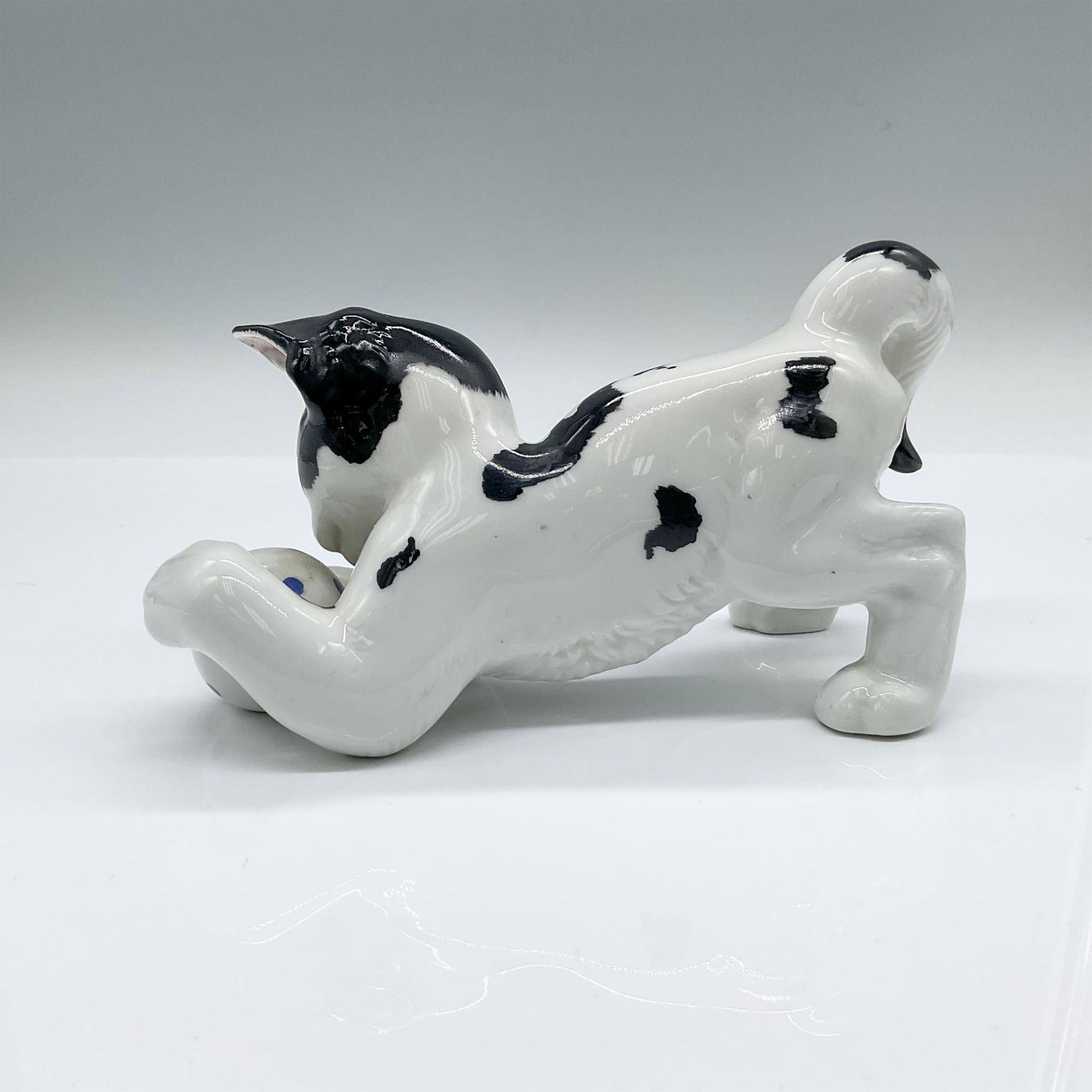 Boehm Porcelain Cat Figurine, Patches - Image 2 of 3