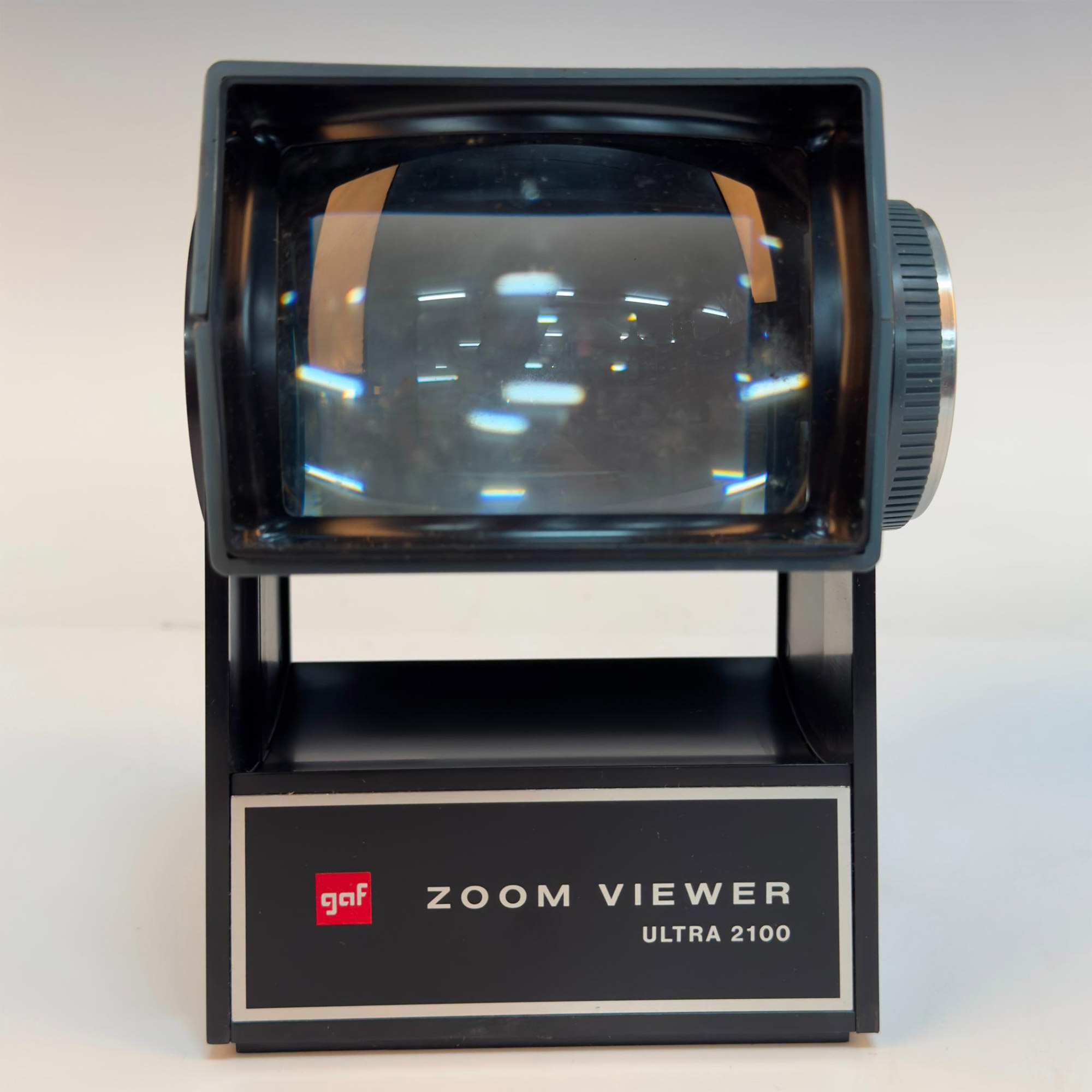 2pc GAF Ultra 2100 Zoom Viewer & Three Slide Cube Cartridges - Image 4 of 13