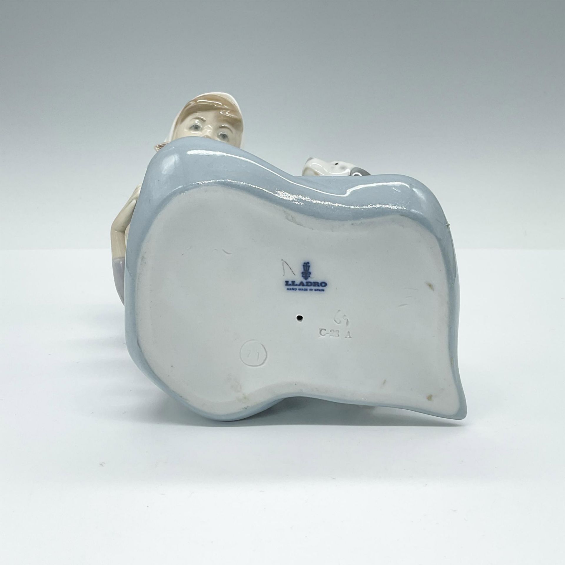 Lladro Porcelain Figurine Little Friskies 1005032 - Image 3 of 3