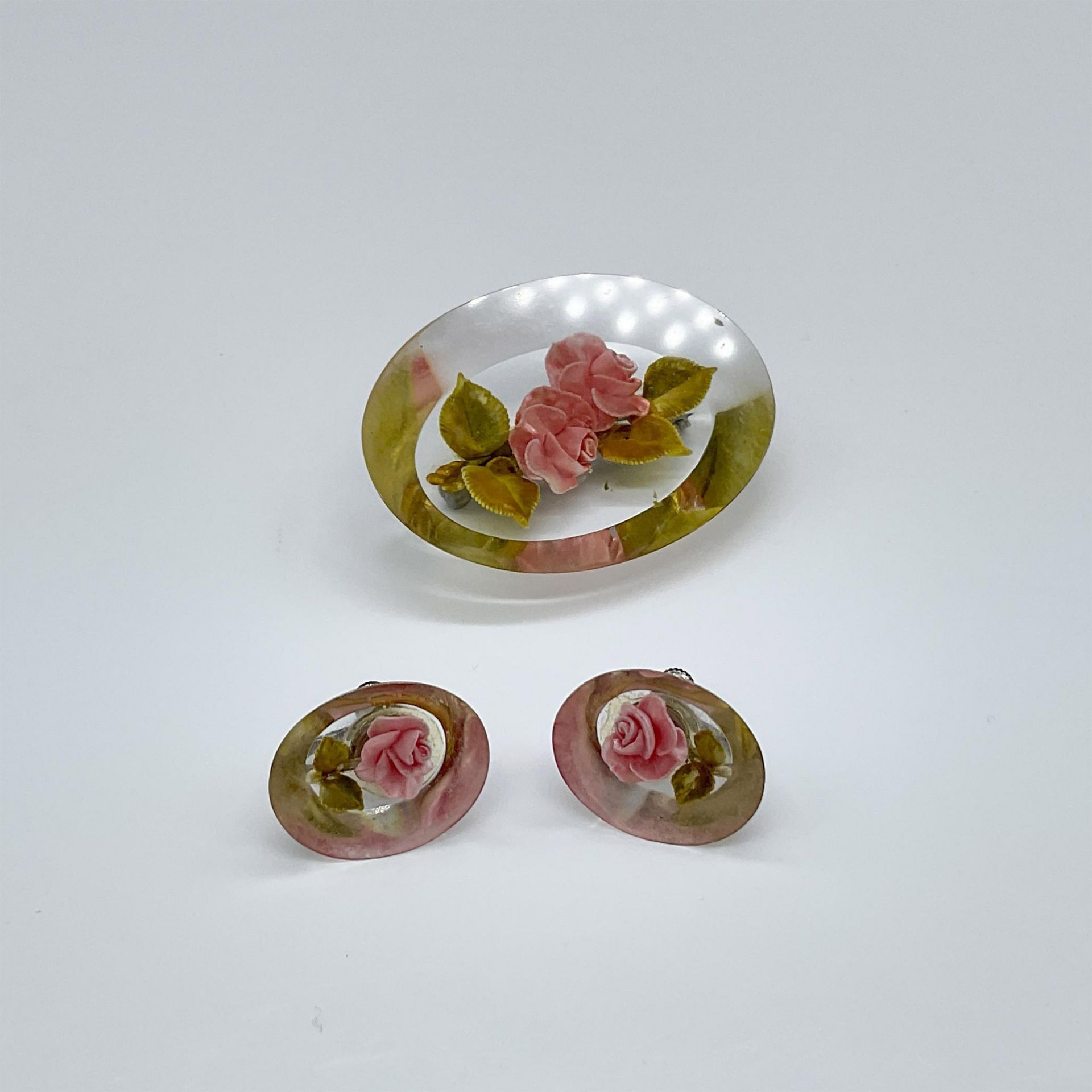 3pc Vintage Lucite Embedded Flower Jewelry