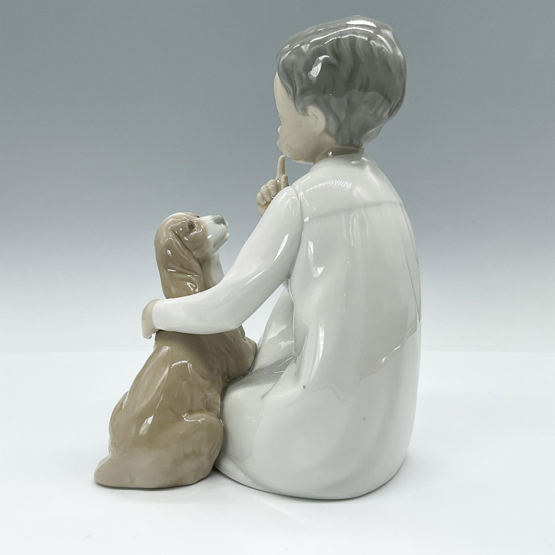 Lladro Porcelain Figurine Boy with Dog 1004522 - Image 2 of 3