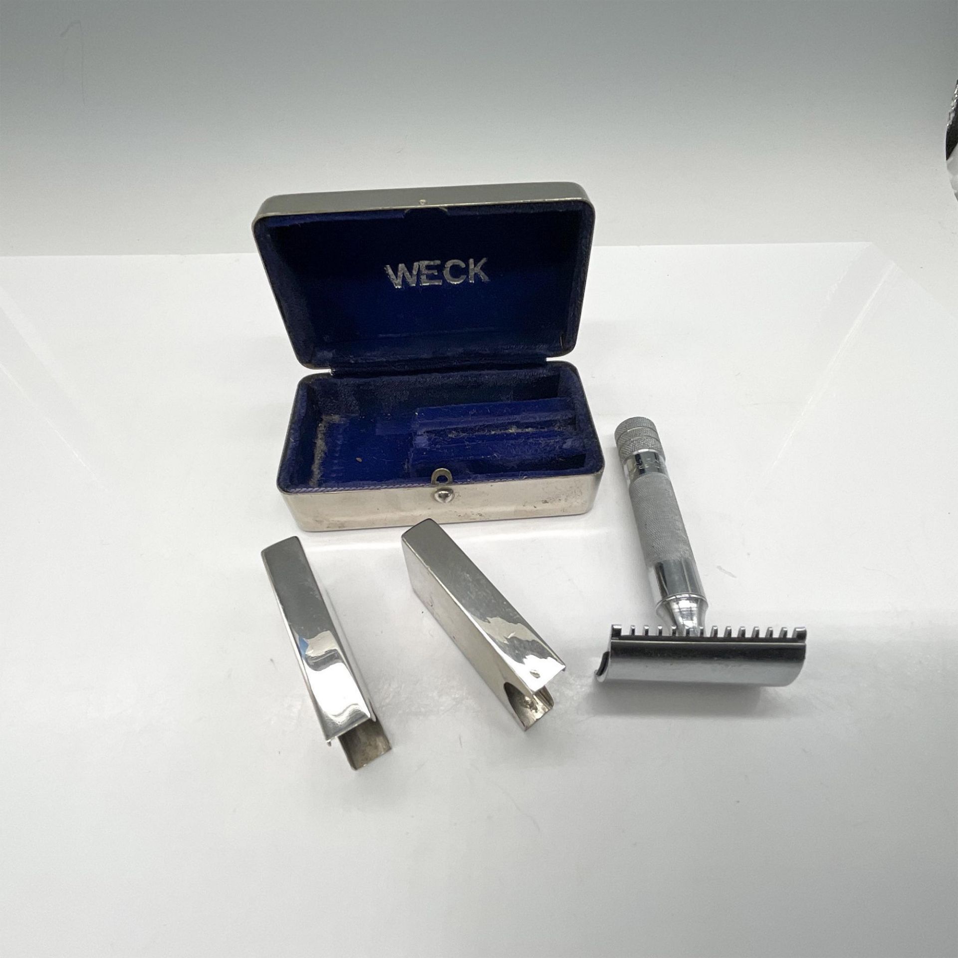 Vintage Voss Cutlery Germany Safety Razor in Case - Image 2 of 3