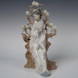 Lladro Porcelain Figurine, Geisha 1004807