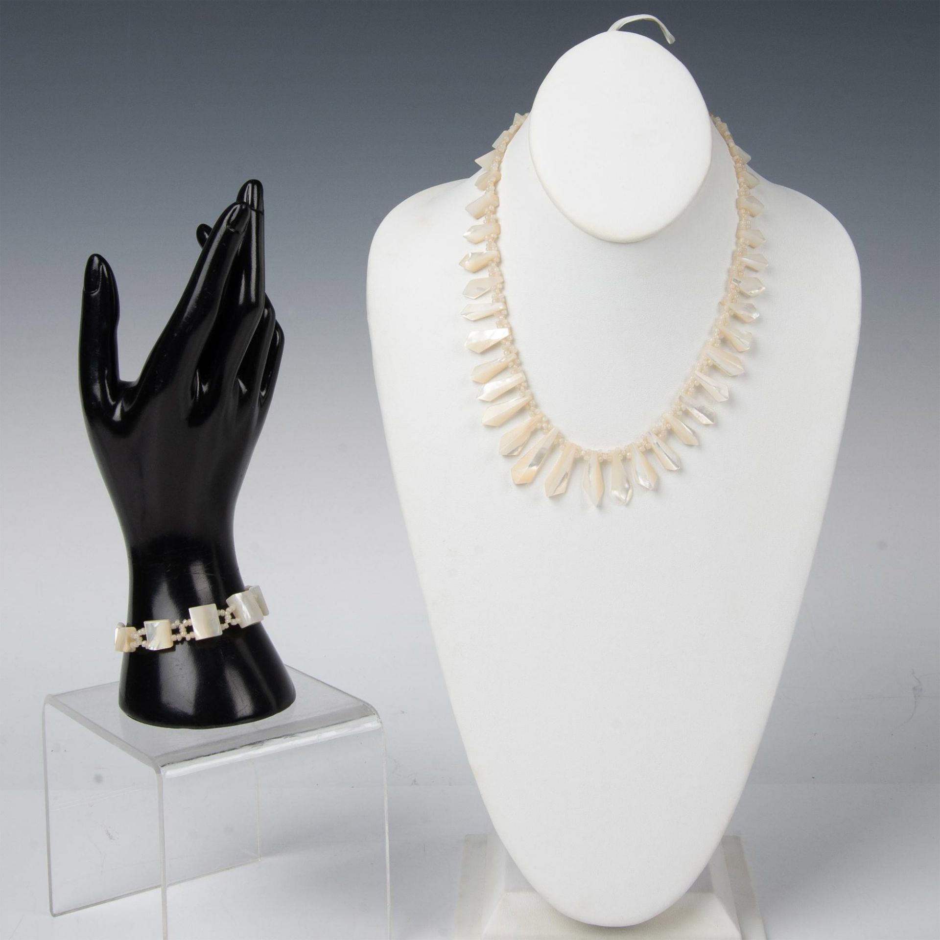 2pc Pearlescent Necklace & Bracelet Set