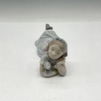 How Sweet! 1006987 - Lladro Porcelain Figurine