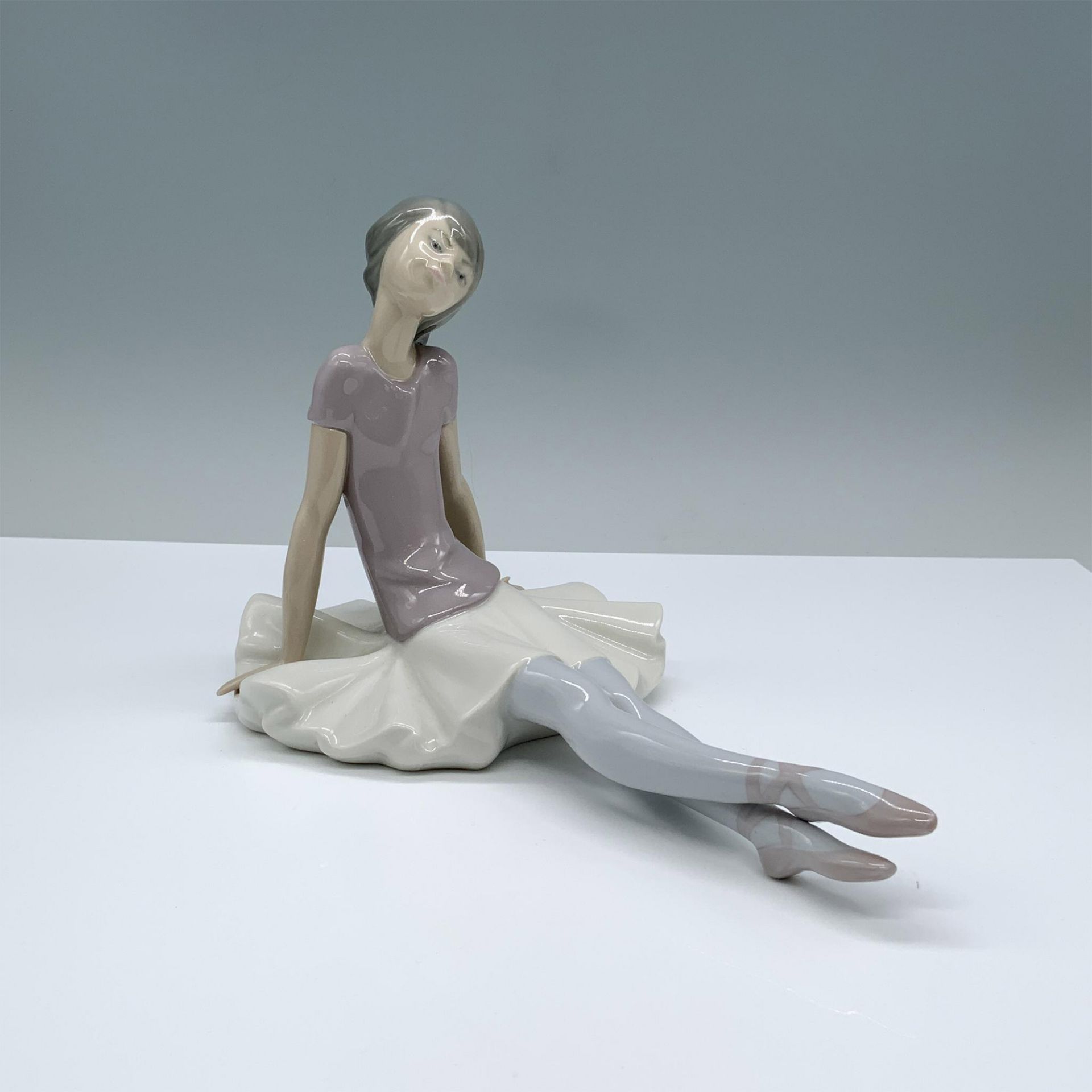 Phyllis 1001356 - Lladro Porcelain Figurine