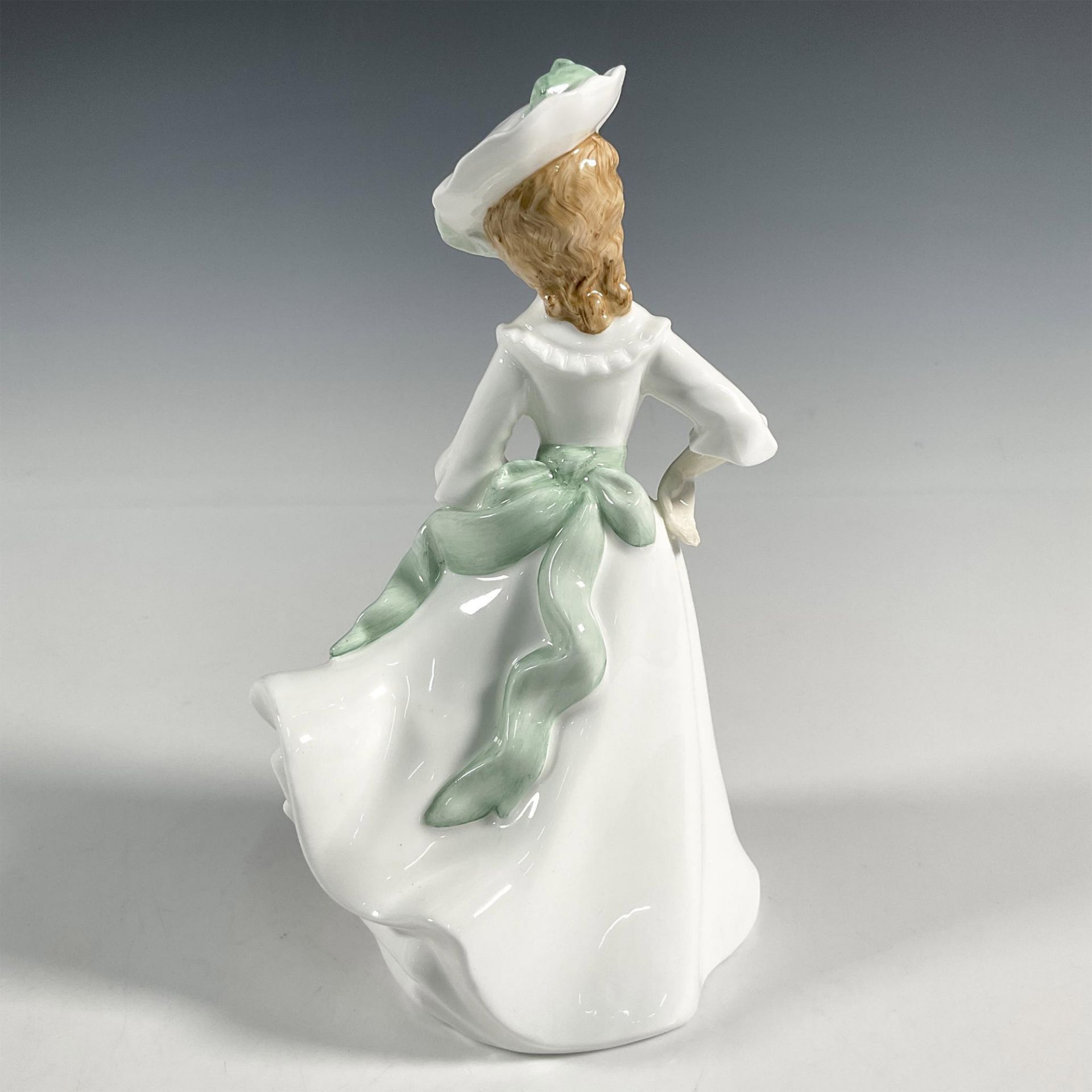 Margaret HN3496 - Royal Doulton Figurine - Bild 2 aus 3