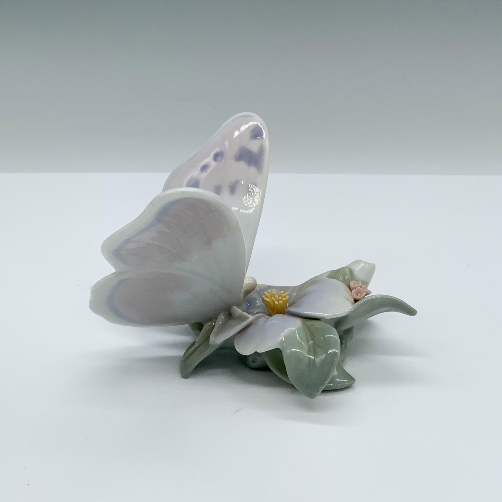 Refreshing Pause 1006330 - Lladro Porcelain Figurine - Image 3 of 4