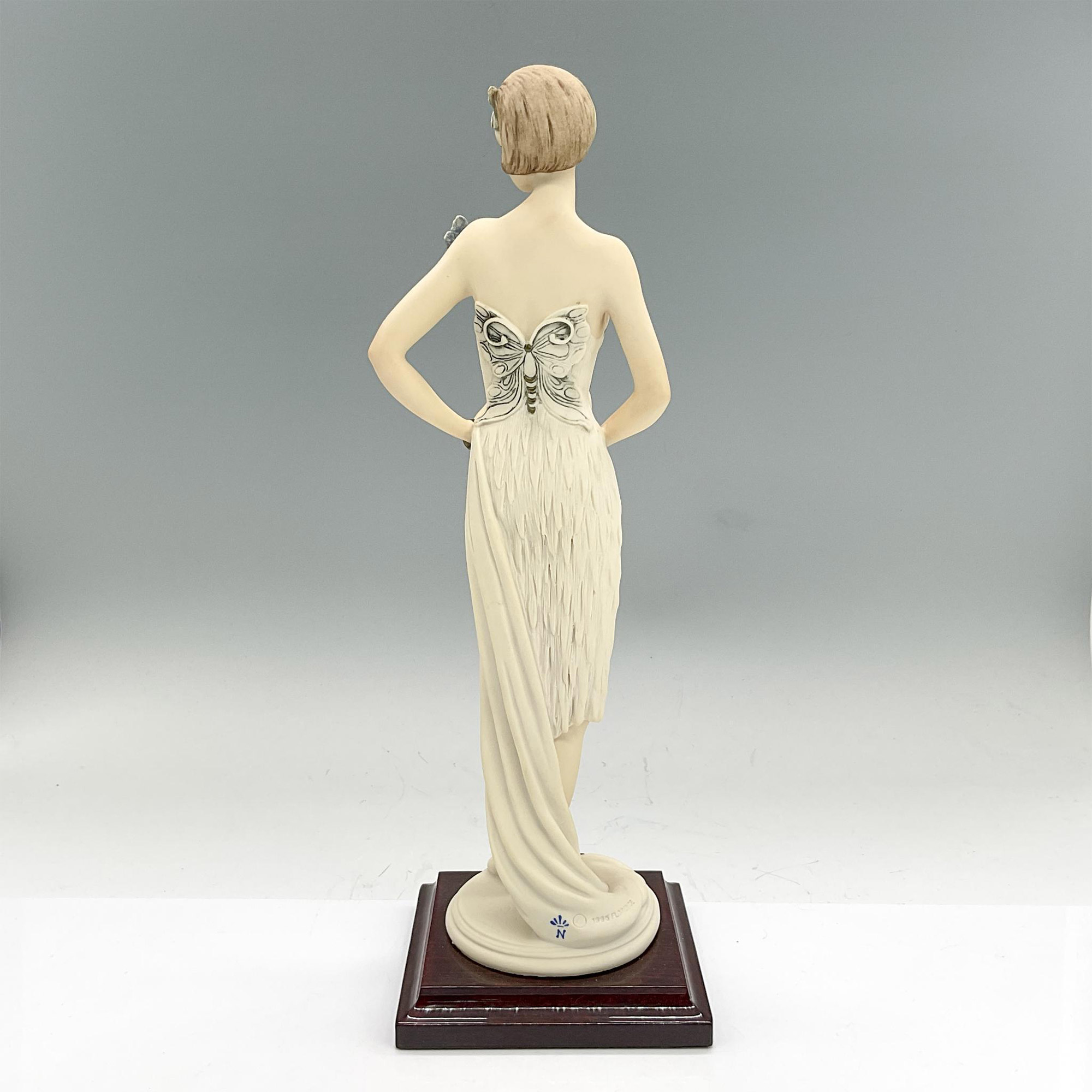 Florence Sculture d'Arte Giuseppe Armani Figurine, Nanette - Image 2 of 3