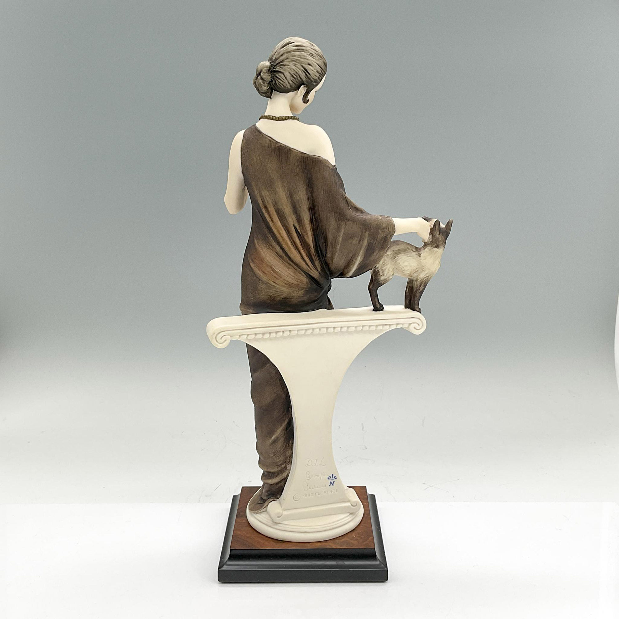 Florence Sculture d'Arte Giuseppe Armani Figurine, Danielle - Image 2 of 3