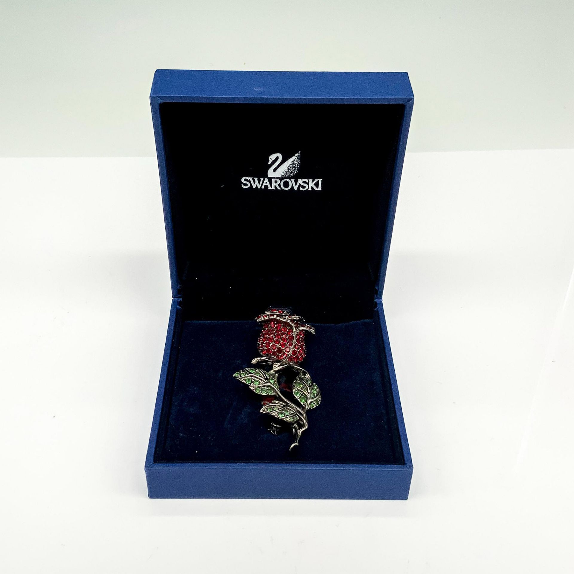 Stunning Swarovski Crystal Red Rose Brooch Pin - Image 3 of 3