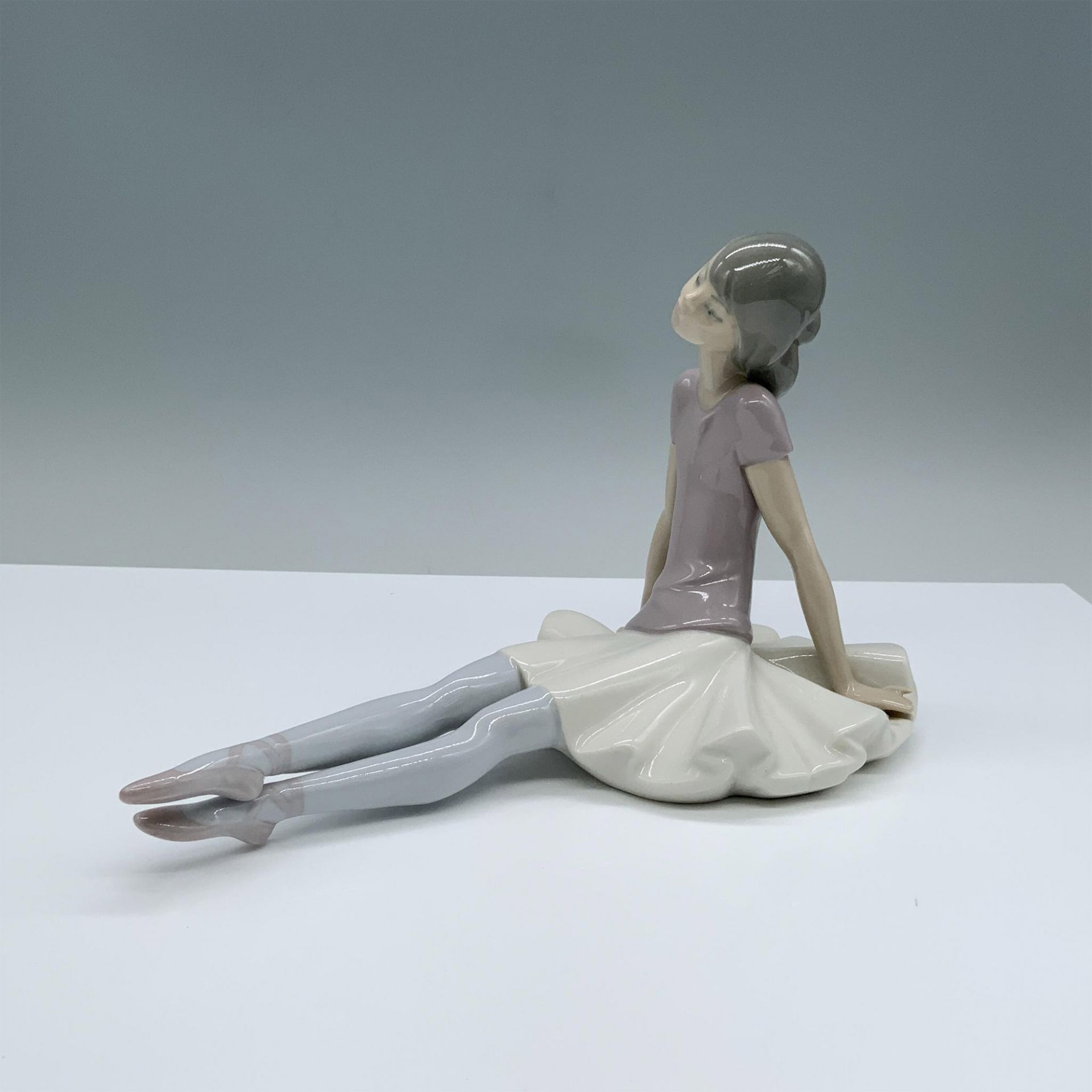 Phyllis 1001356 - Lladro Porcelain Figurine - Image 2 of 4