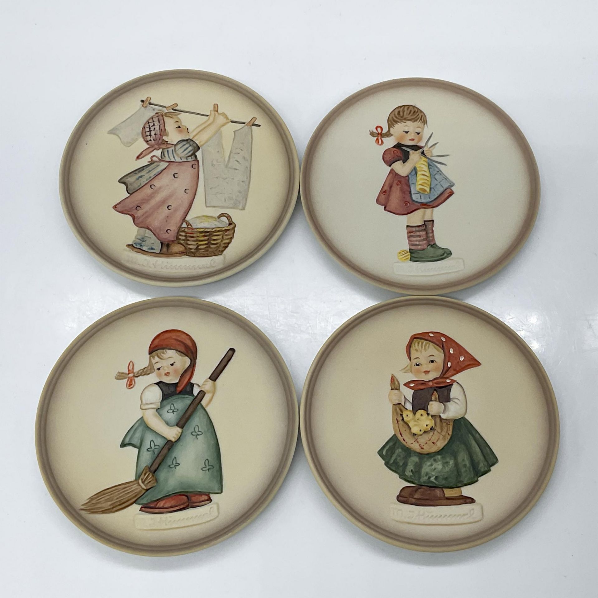 4pc Goebel Hummel Decorative Plates, Little Homemakers