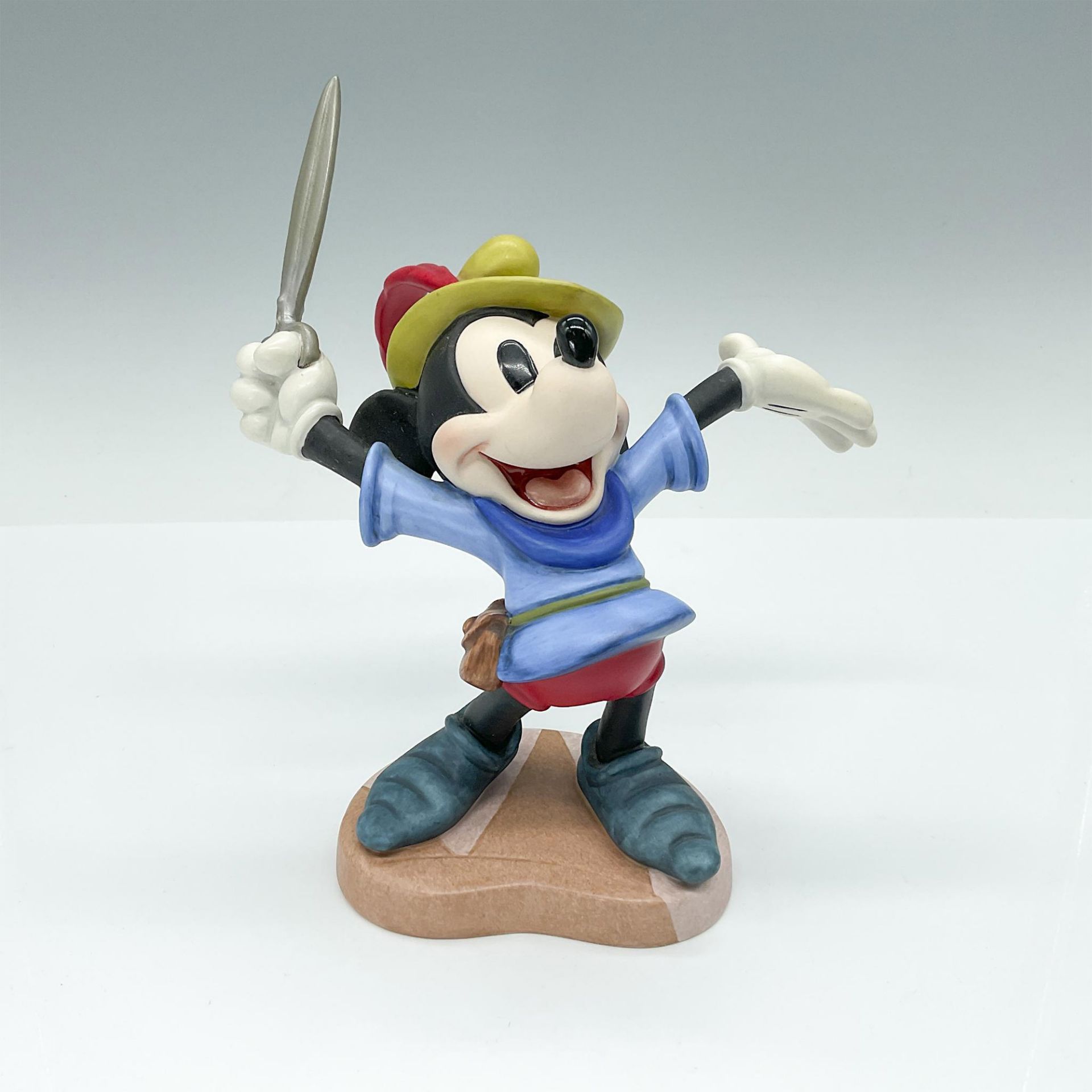 Walt Disney Classics Figurine, Mickey Brave Little Tailor