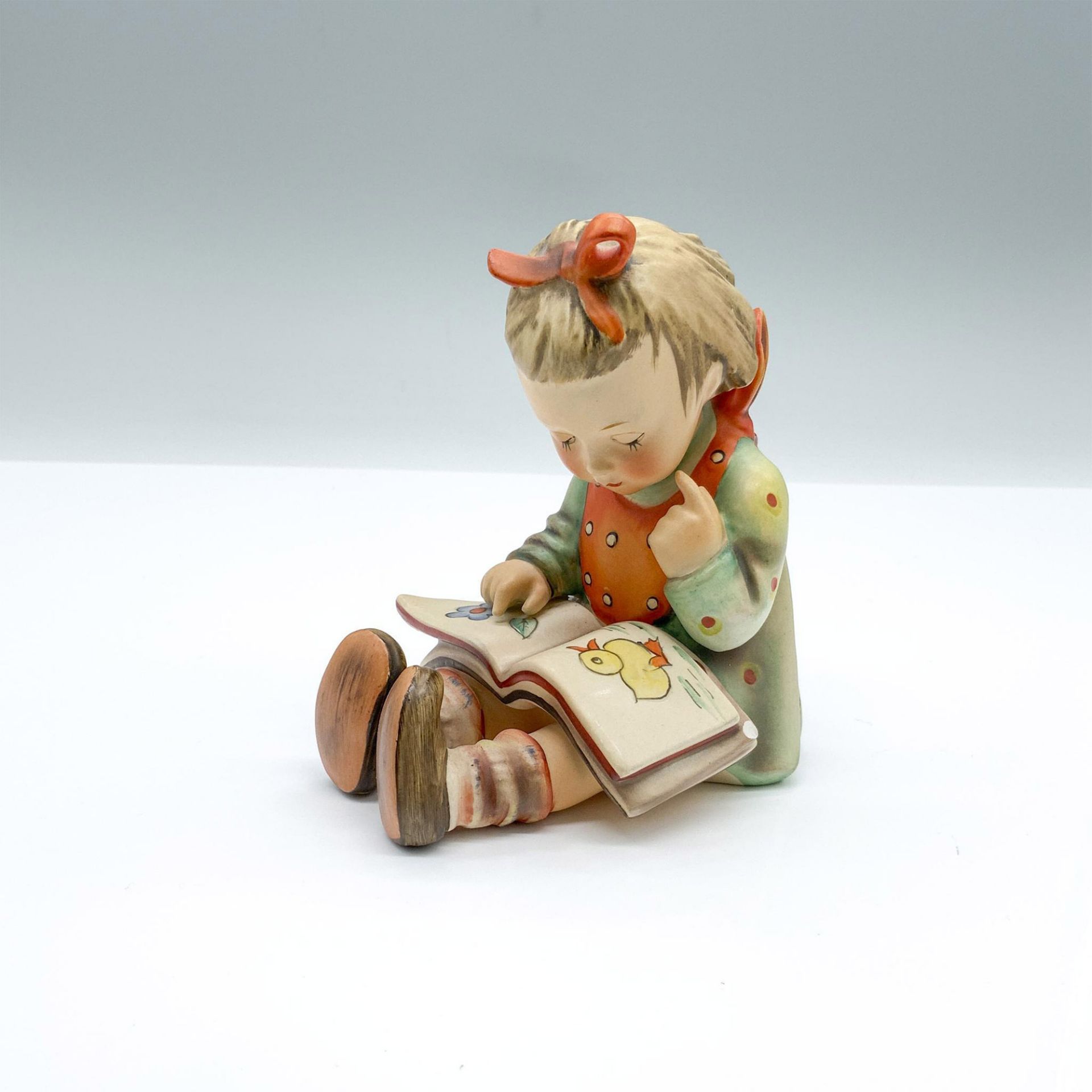 Bookworm #8 - Goebel Hummel Figurine