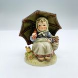 Goebel Hummel Special Edition Figurine, Smiling Through 408