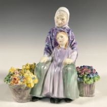 Granny's Heritage HN2031 - Royal Doulton Figurine