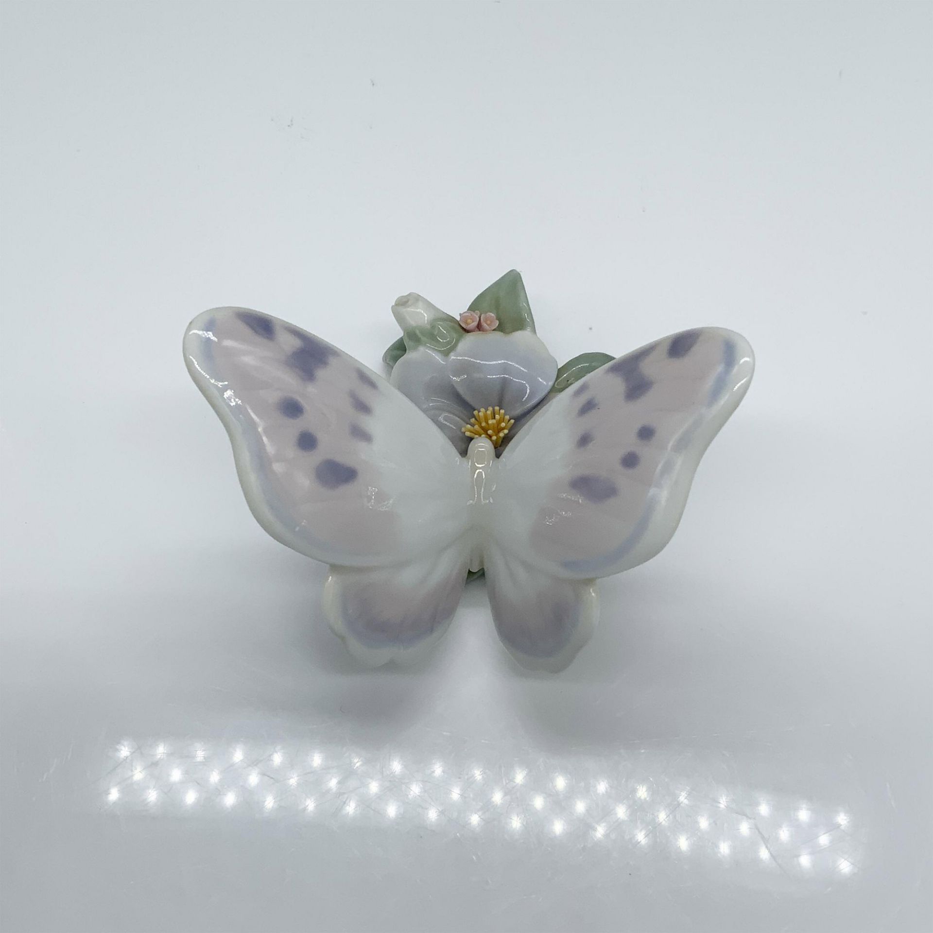 Refreshing Pause 1006330 - Lladro Porcelain Figurine - Image 2 of 4