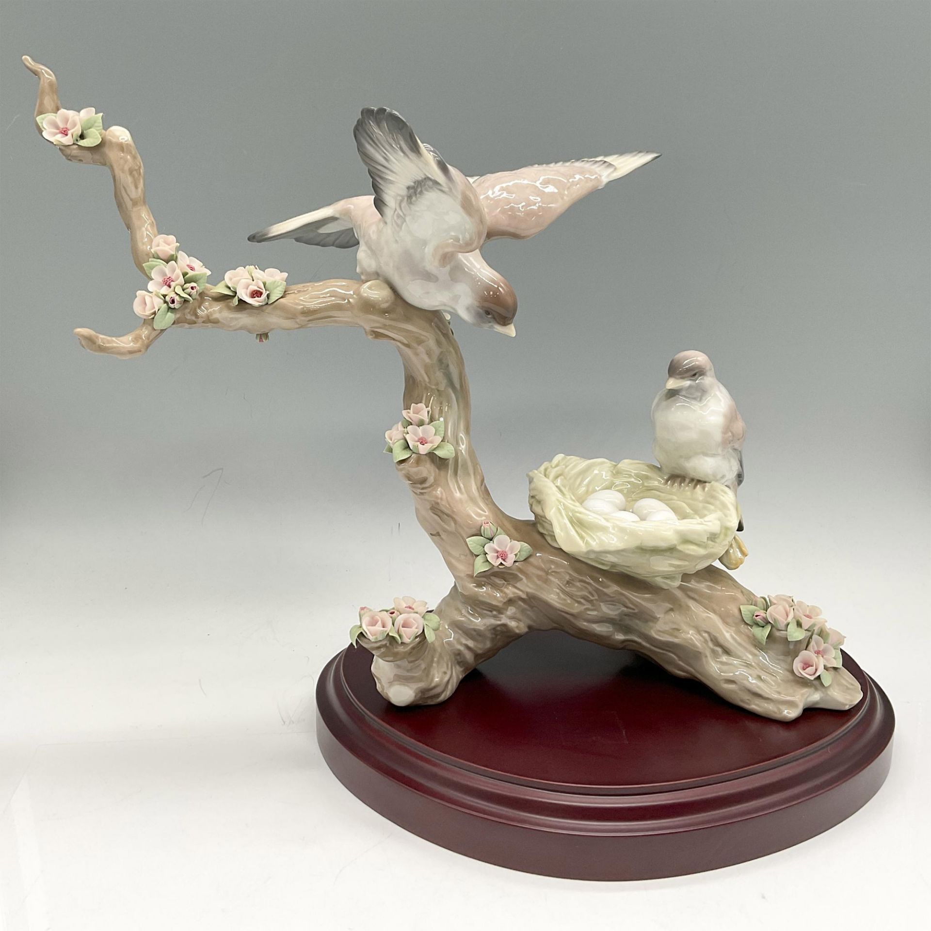 Spring's New Arrival + Base 1001854 - Lladro Porcelain Figurine