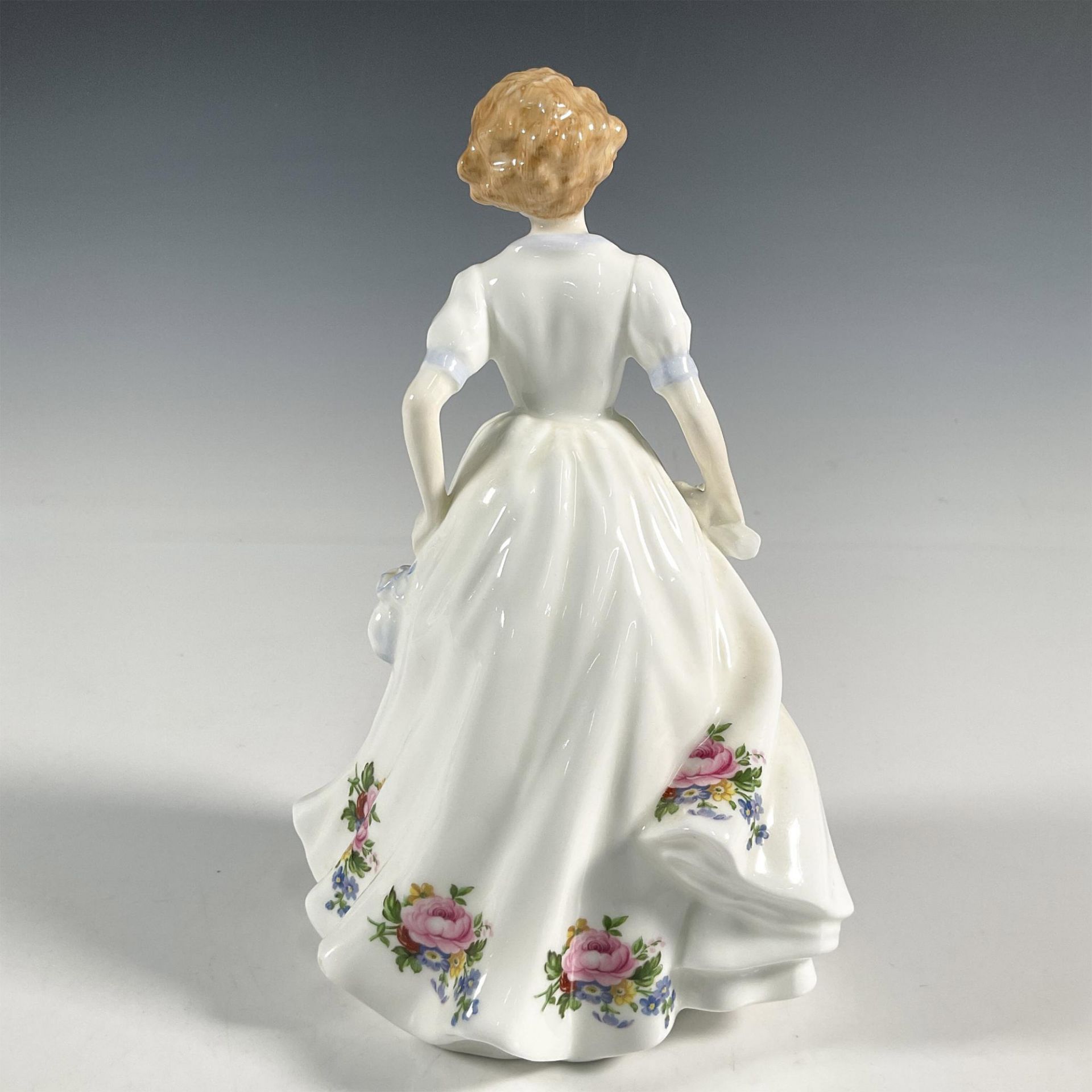 Louise HN3888 - Royal Doulton Figurine - Bild 2 aus 3