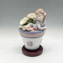 Butterfly Fantasy + Base 1001846 - Lladro Porcelain Figurine
