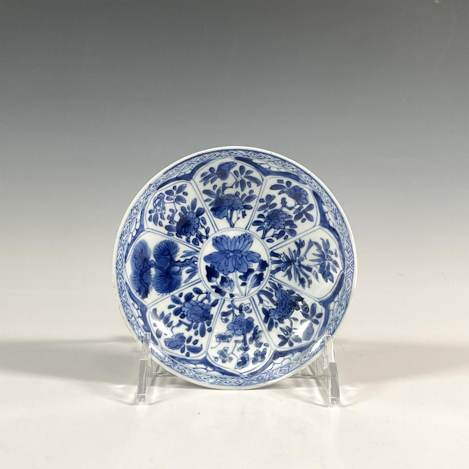Chinese Kangxi Period Porcelain Bowl