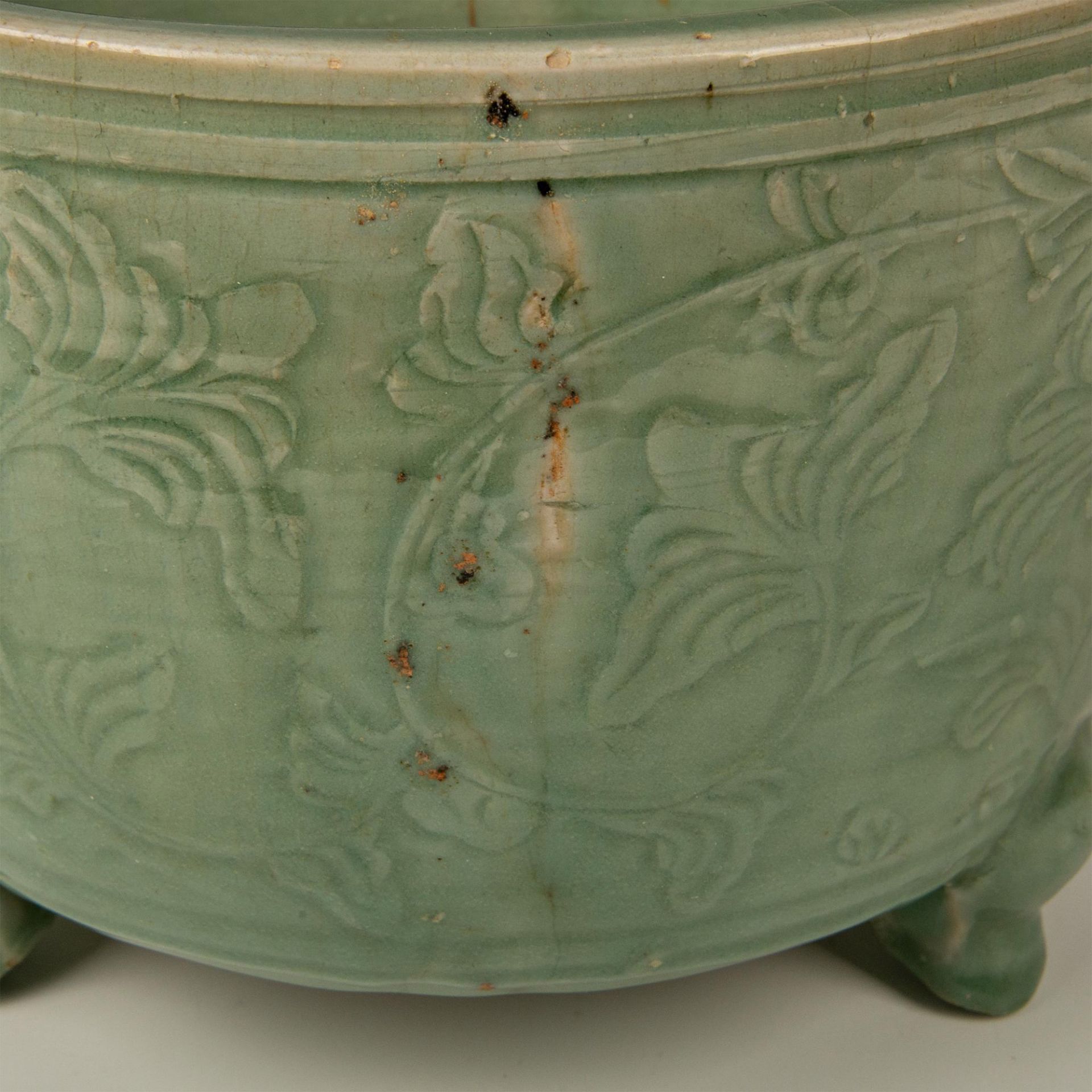 Chinese Ming Dynasty Celadon Kikuri Gold Restored Planter - Bild 4 aus 8