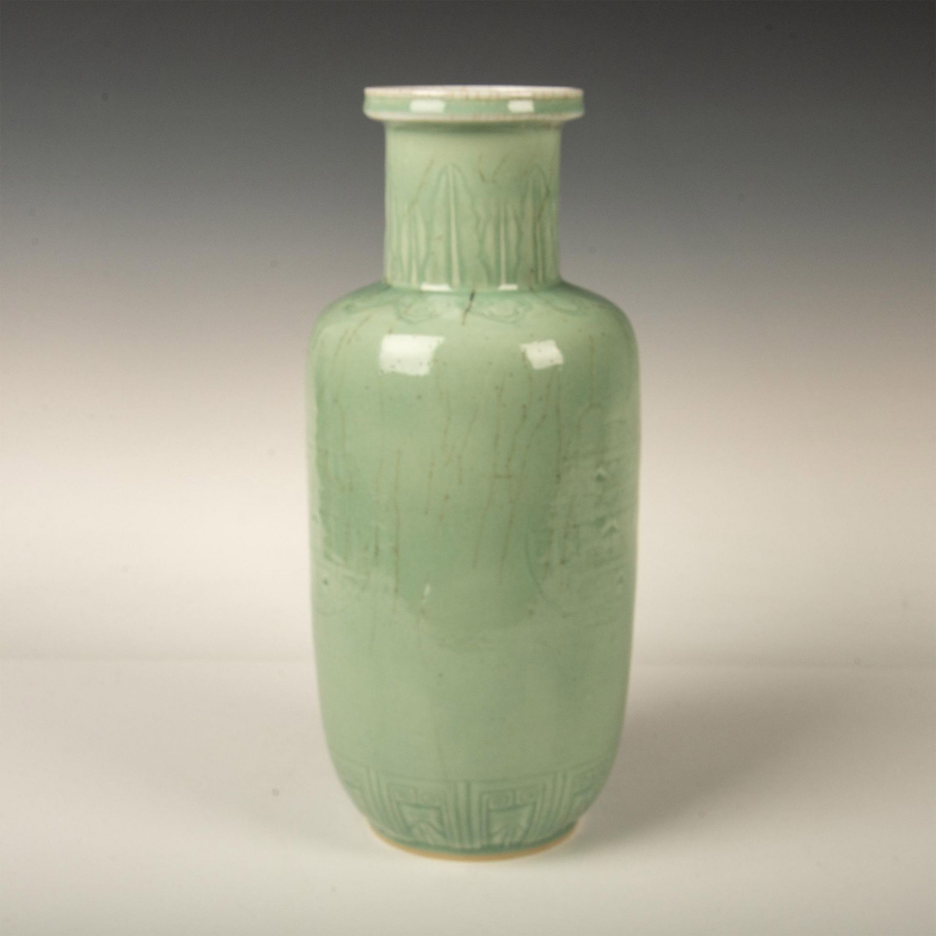Antique Chinese Bangchuiping Celadon Vase - Image 4 of 5