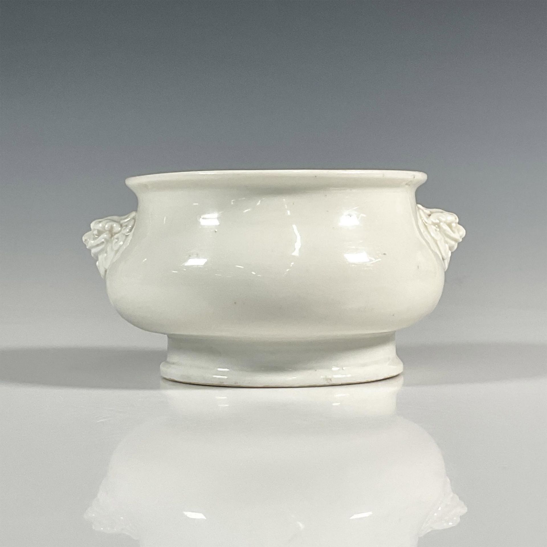 Antique Chinese Dehua Porcelain censor