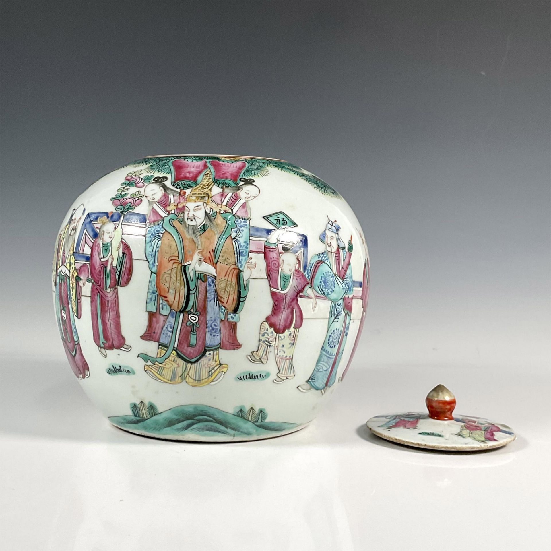 Chinese Qing Dynasty Porcelain Covered Ginger Pot - Image 2 of 5