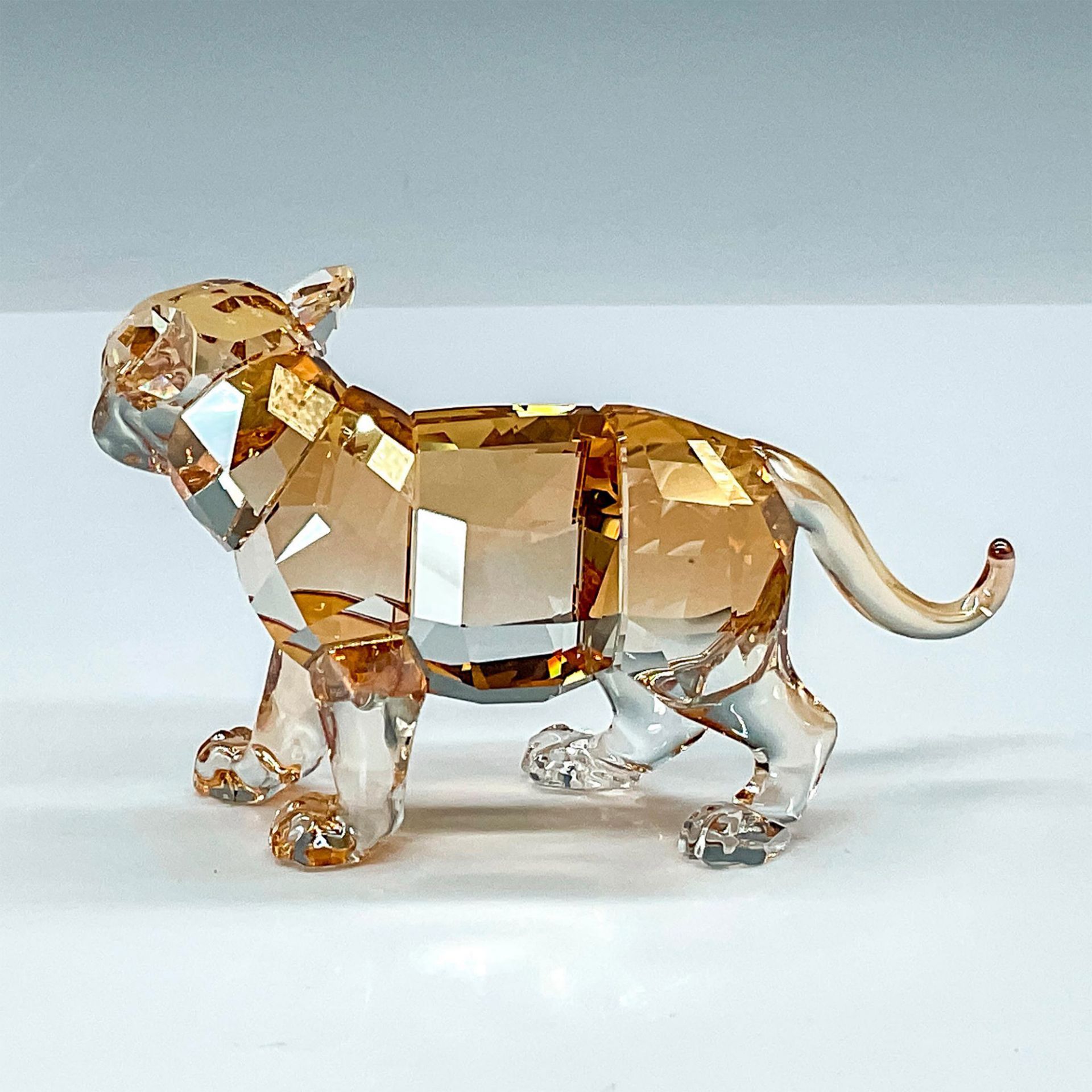 Swarovski SCS Crystal Figurine, Tiger Cub Annual Edition - Image 2 of 3