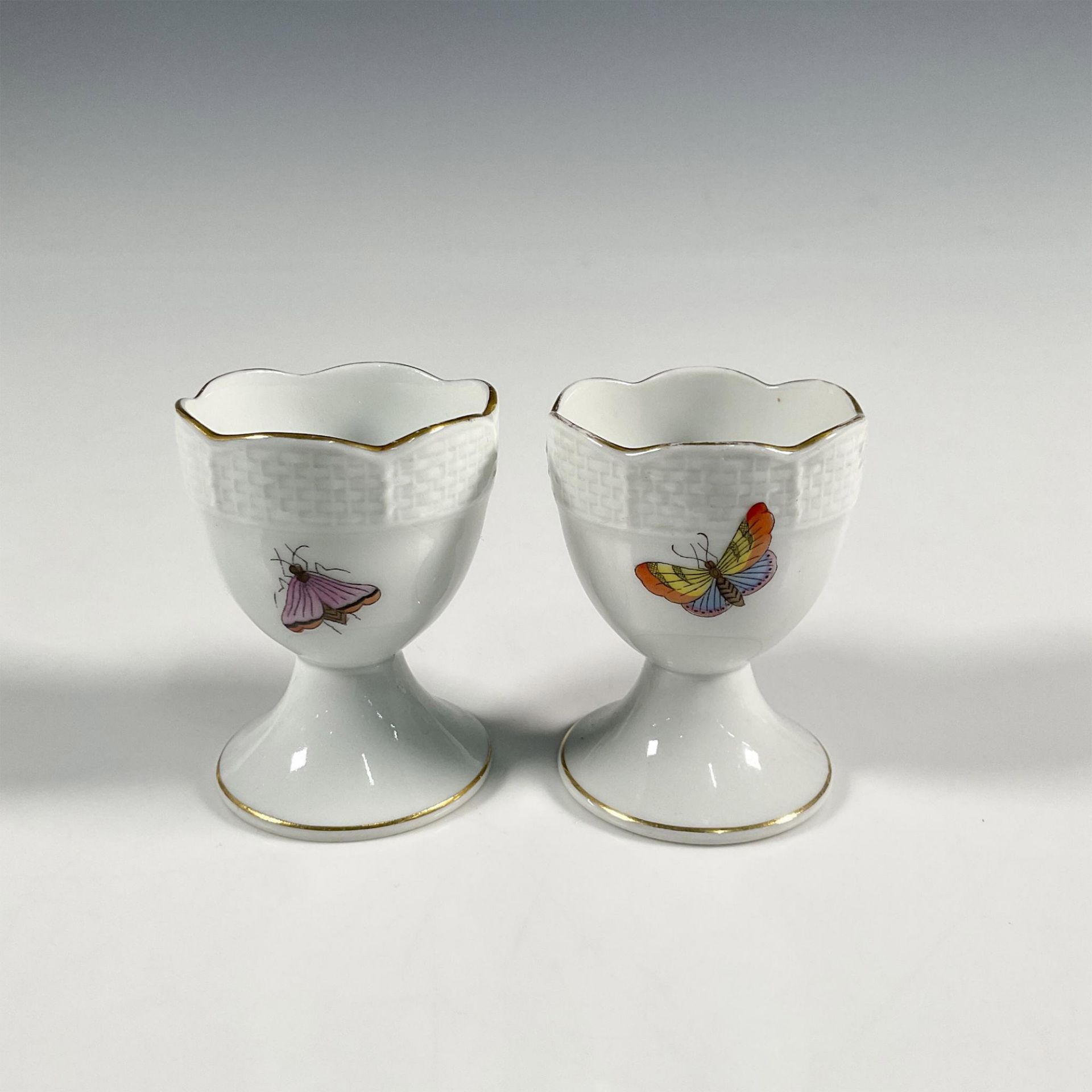 Pair of Herend Porcelain Egg Cups with Bird Motif - Image 2 of 3