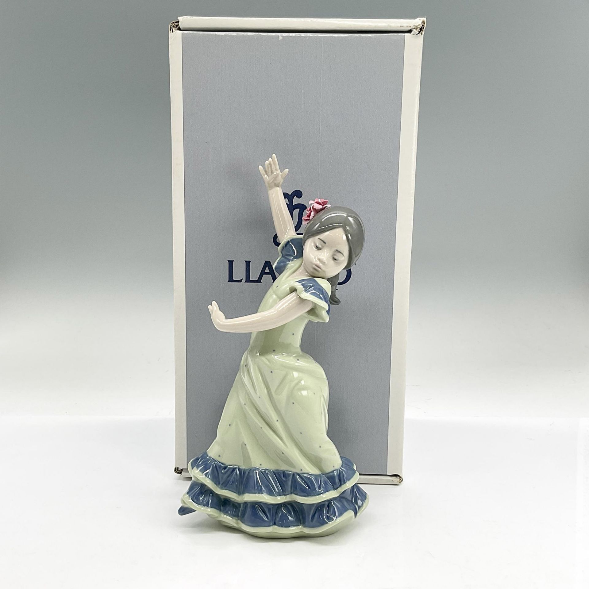 Lladro Porcelain Figurine, Lolita 1005192 - Image 4 of 4