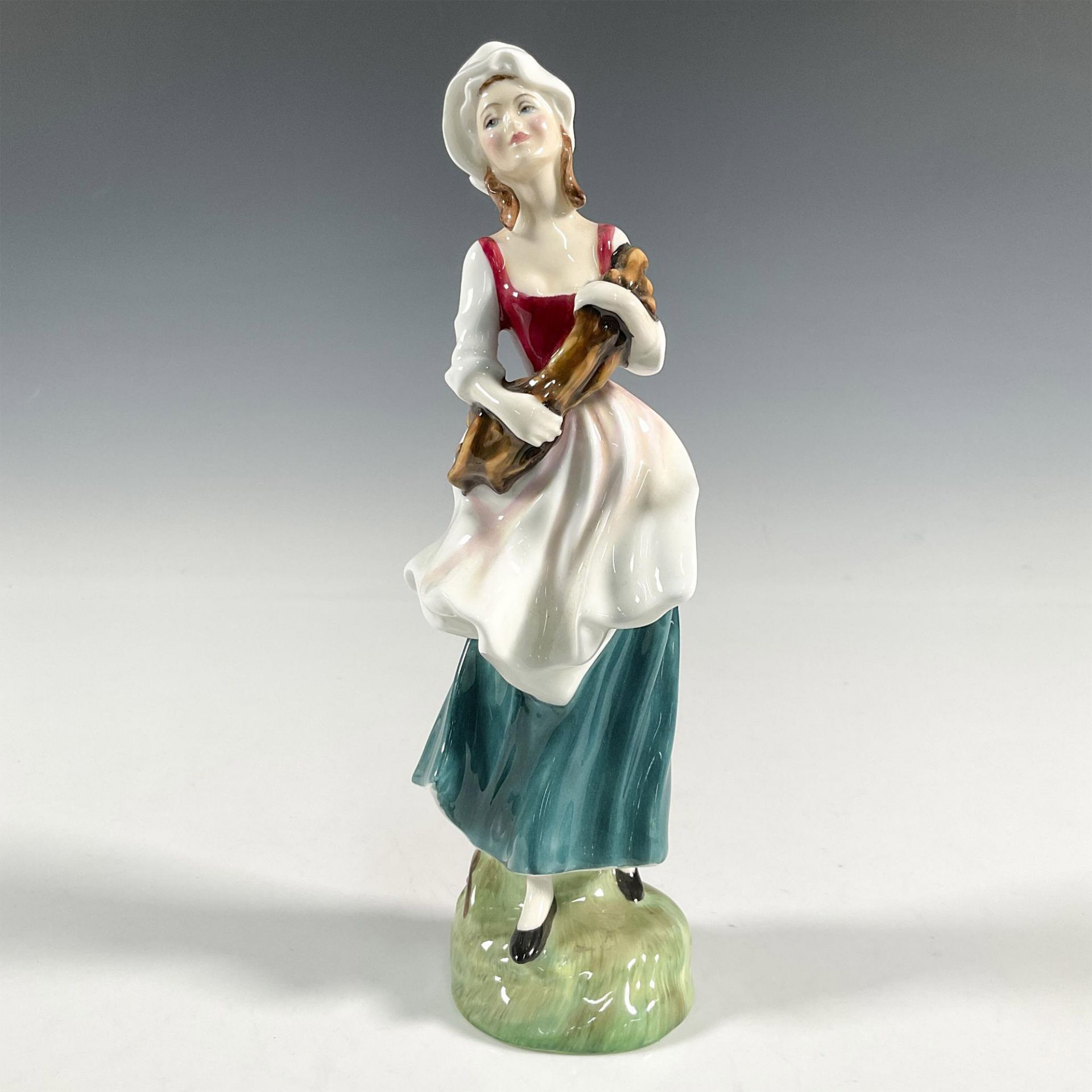 Lizzie - HN2749 - Royal Doulton Figurine