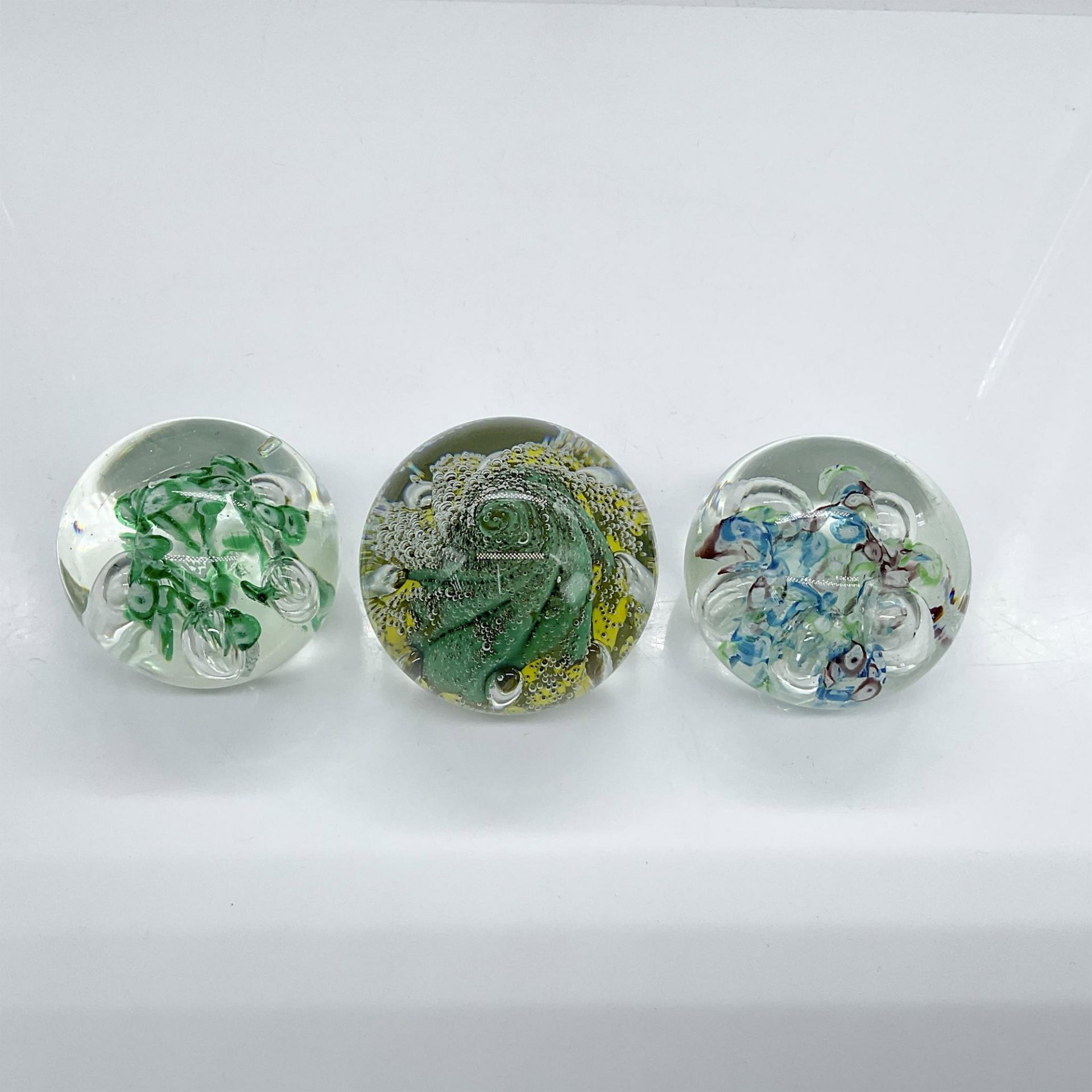 3pc Glass Orb Paperweights, Various Colors - Image 2 of 3