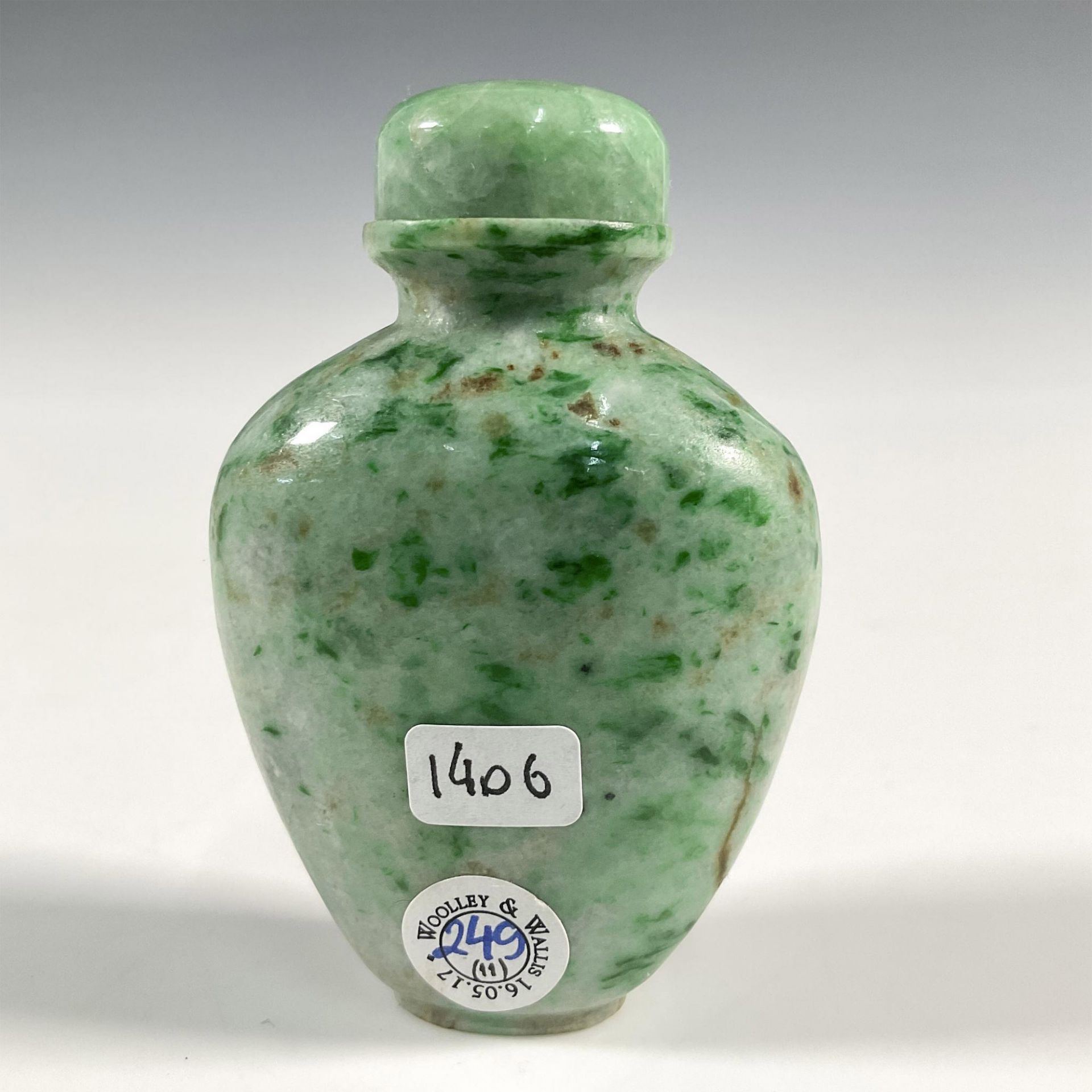 Chinese Jadeite Snuff Bottle - Image 2 of 3