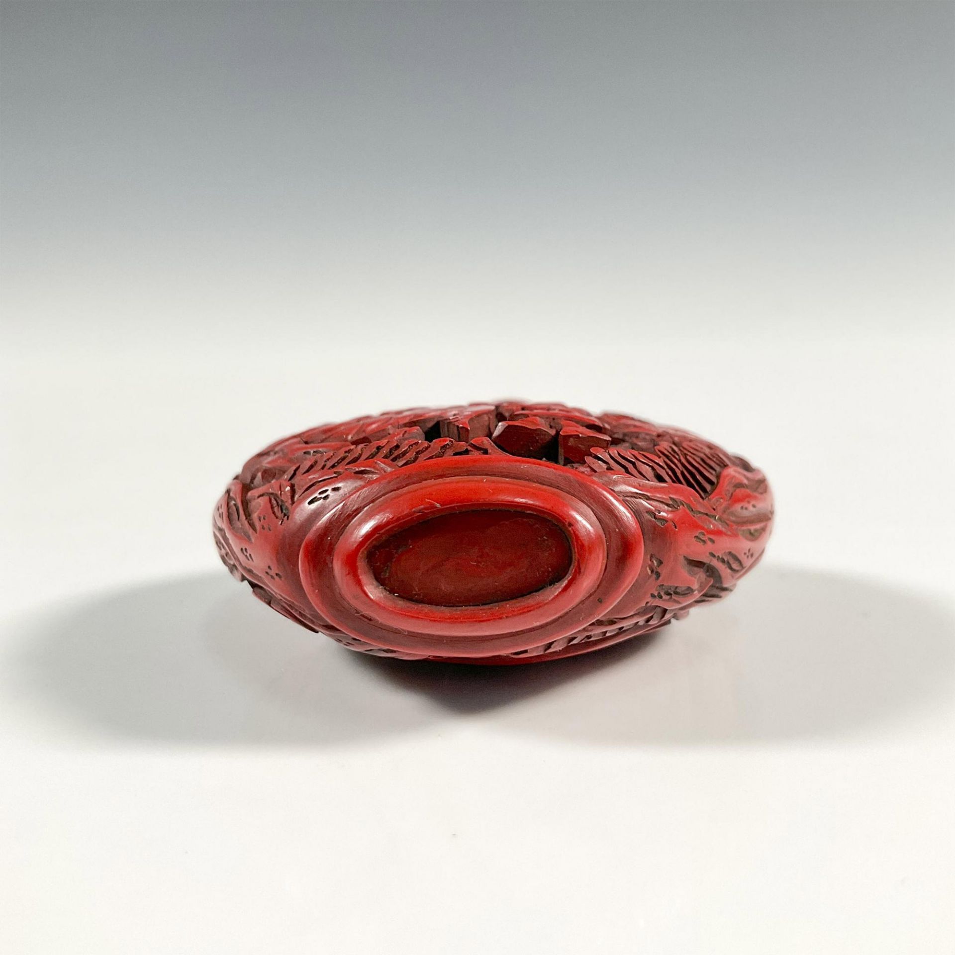 Chinese Cinnabar Lacquer Snuff Bottle - Image 3 of 3