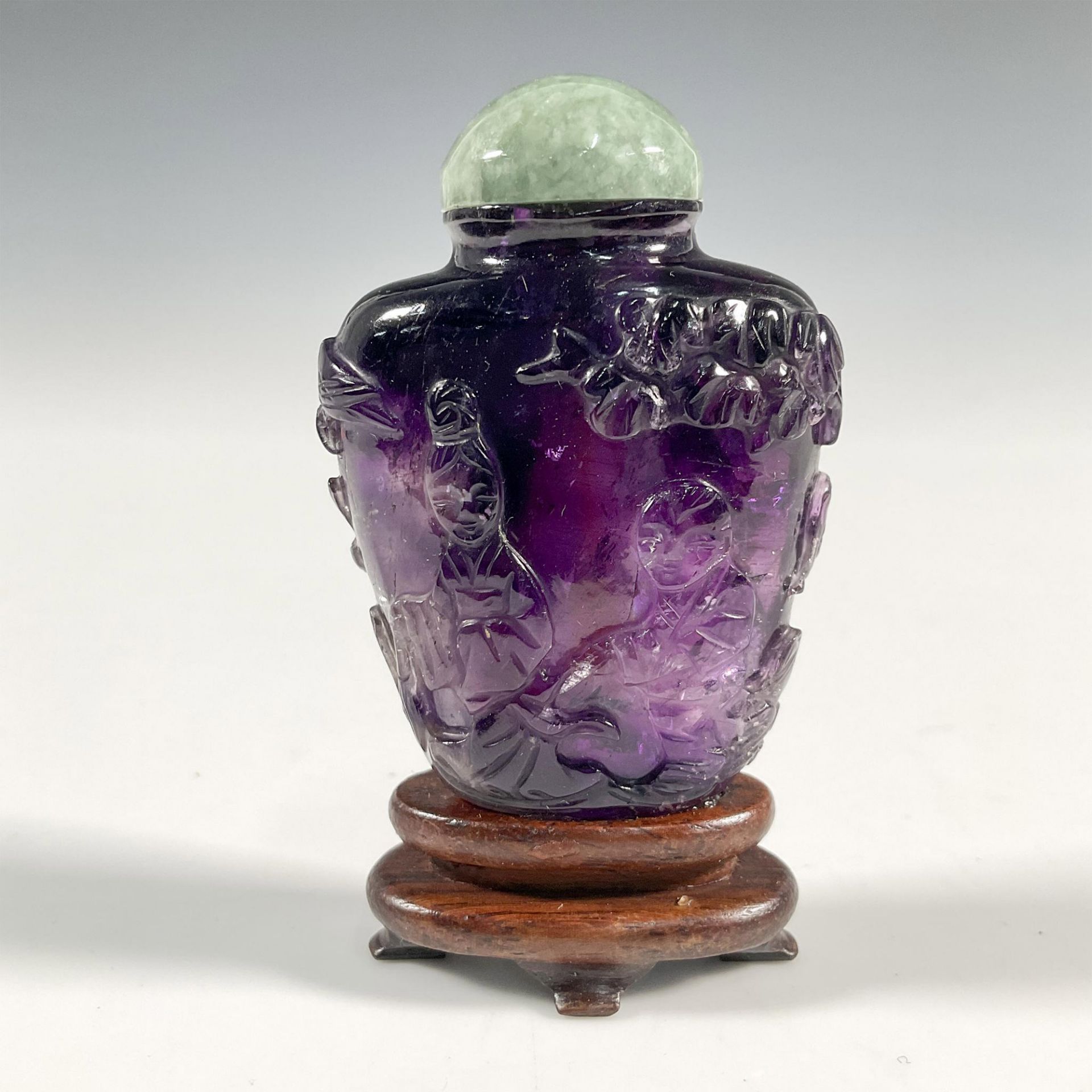 Chinese Amethyst Snuff Bottle with Jadeite Stopper - Image 2 of 3