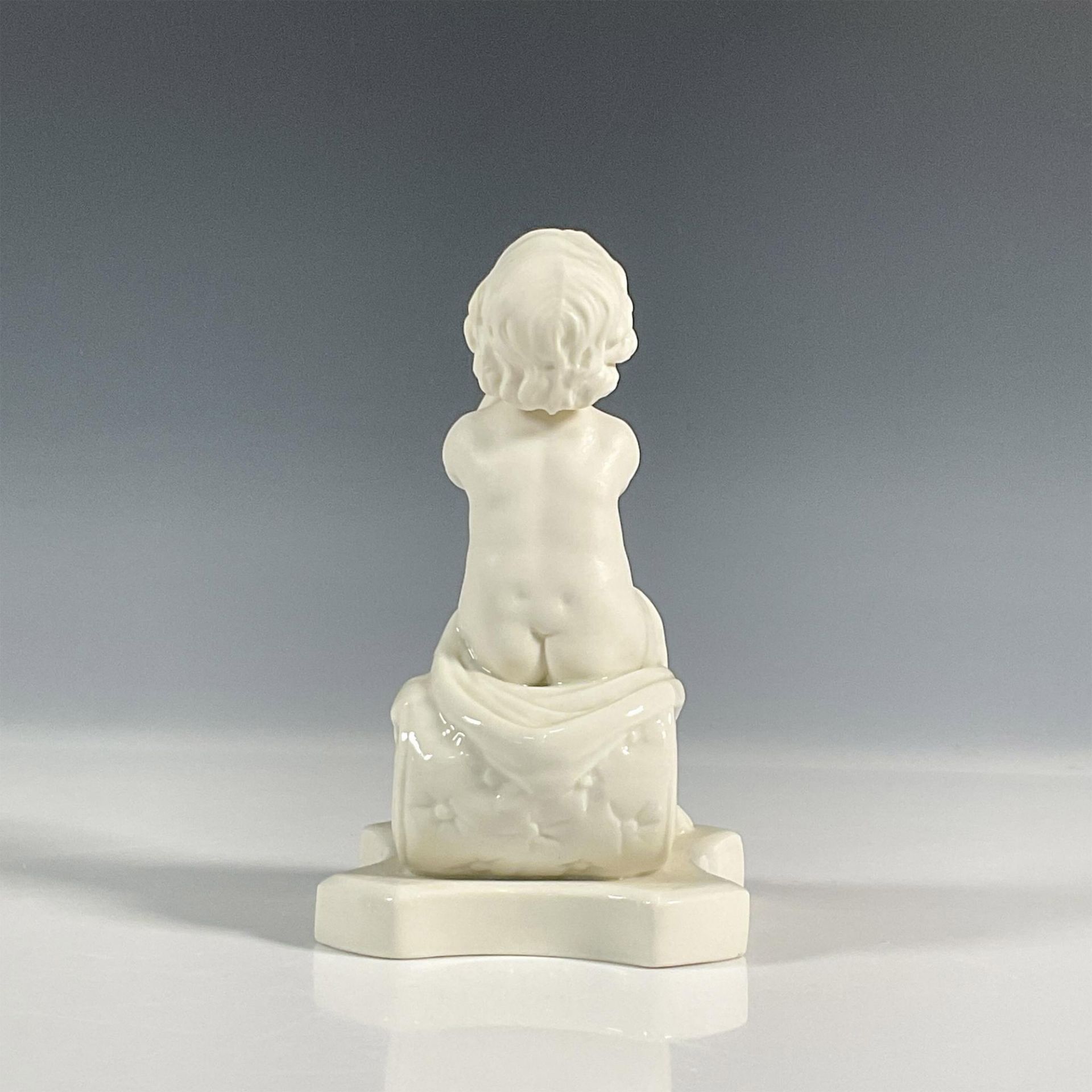 Belleek Porcelain Figurine, Minstrel with Pipes - Bild 3 aus 5