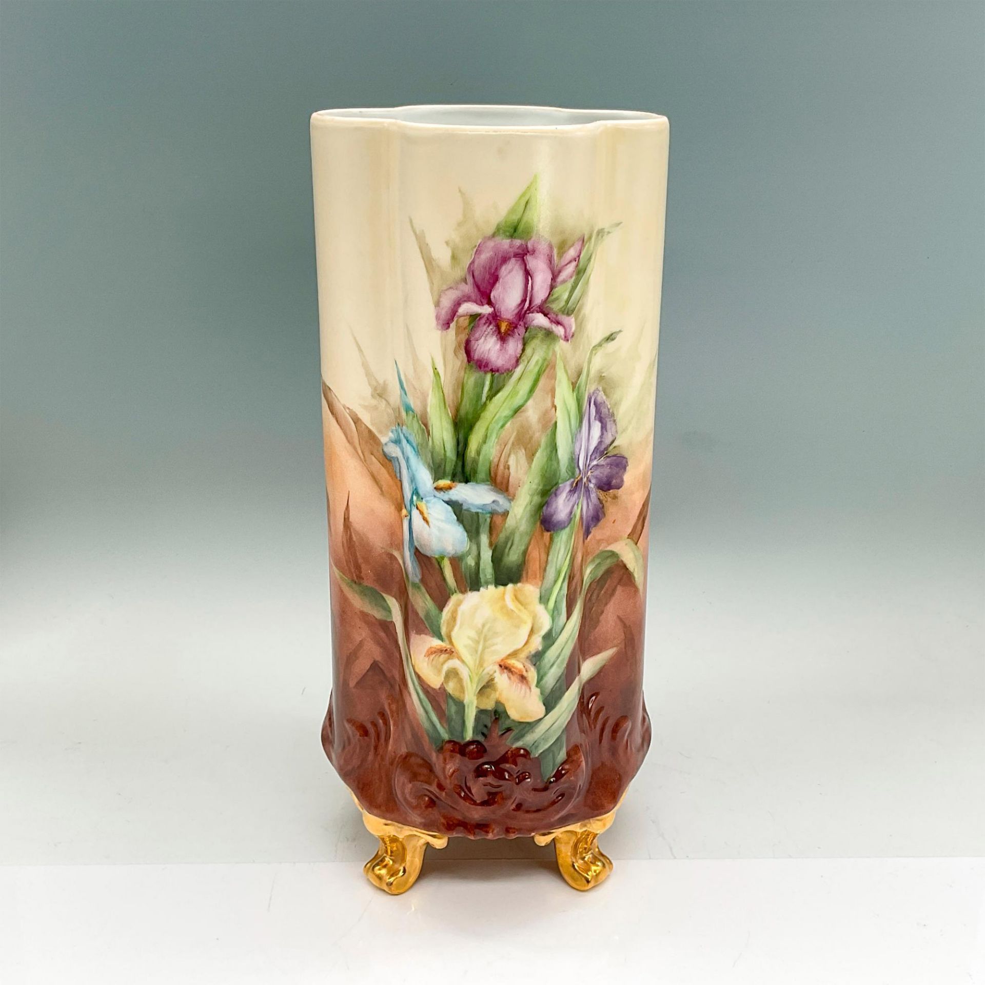 Limoges Porcelain Footed Vase, Purple Iris - Bild 2 aus 3