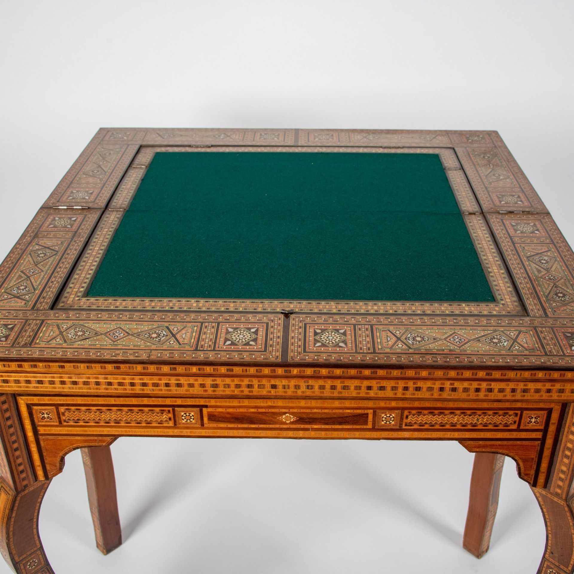 Inlaid Moroccan Folded Game Table with Chess Board Set - Bild 8 aus 12