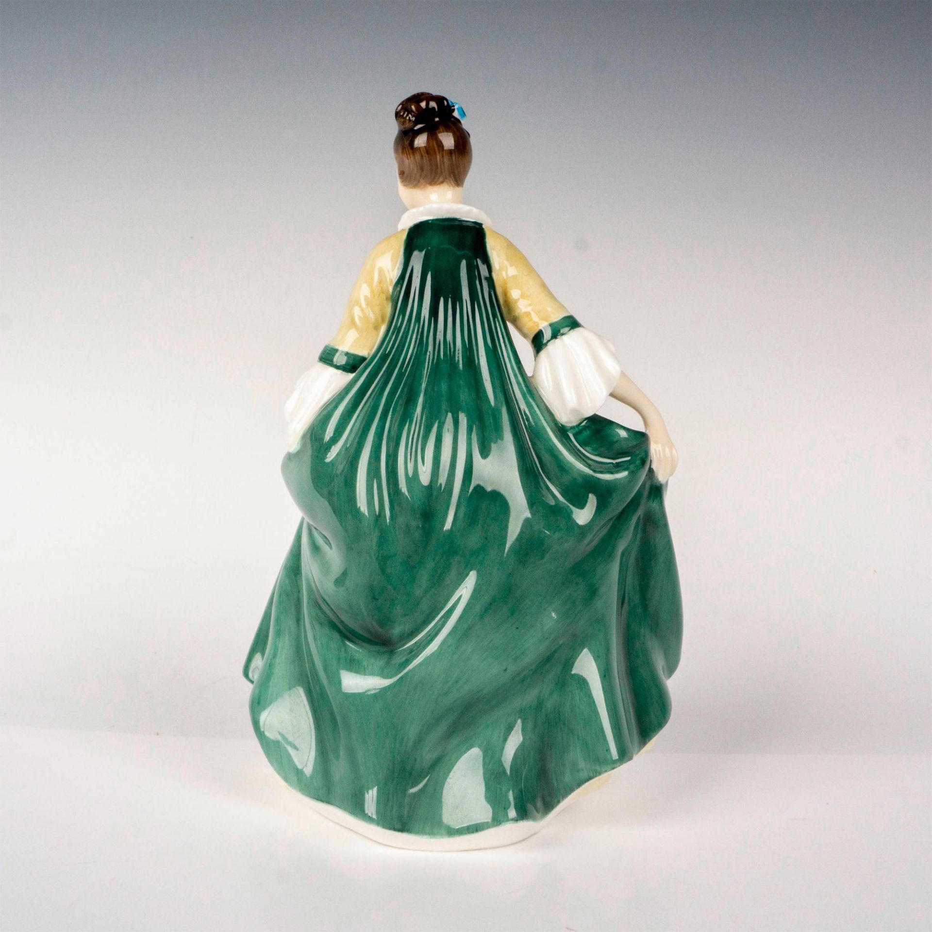 Elegance HN2264 - Royal Doulton Figurine - Image 2 of 2