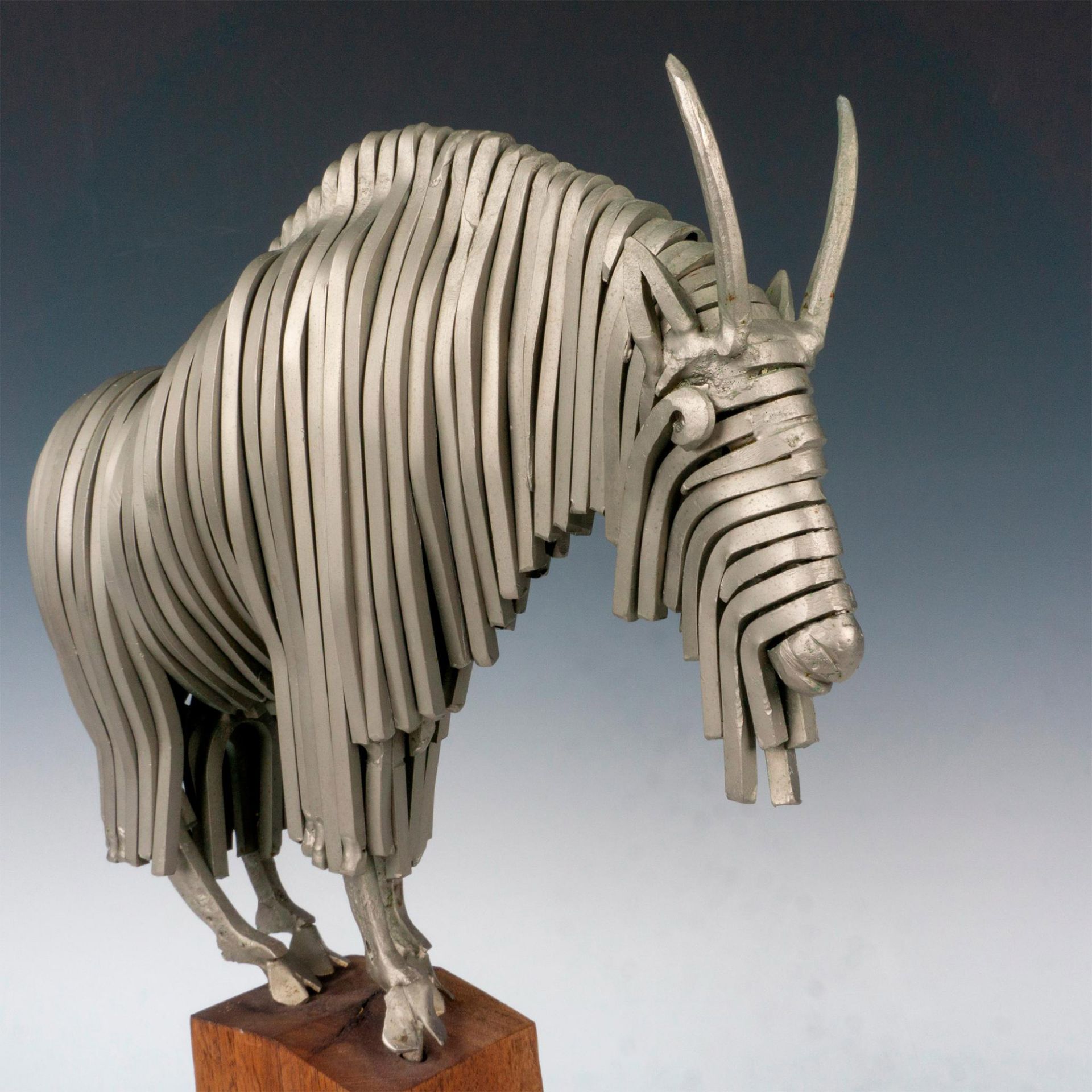Fay Taylor Billy Goat Metal Sculpture on Wood Base - Bild 4 aus 5